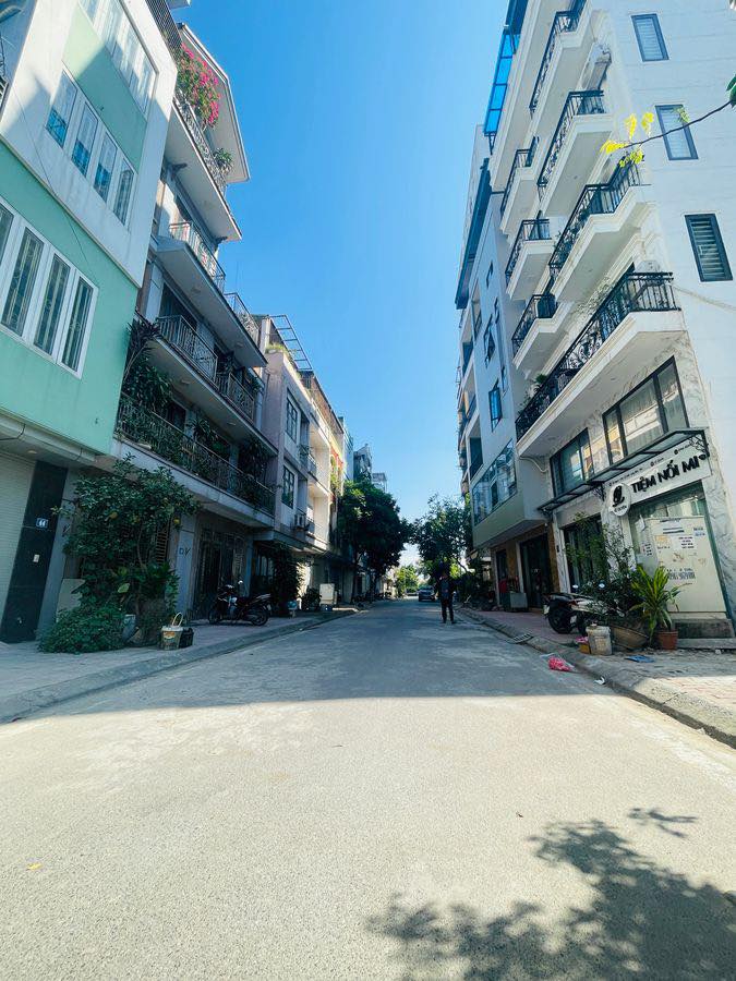 BÁN NHÀ PHỐ CỔ LINH 45M2, 7 TẦNG, PHÂN LÔ VỈA HẺ, KINH DOANH - NHỈNH 1X TỶ