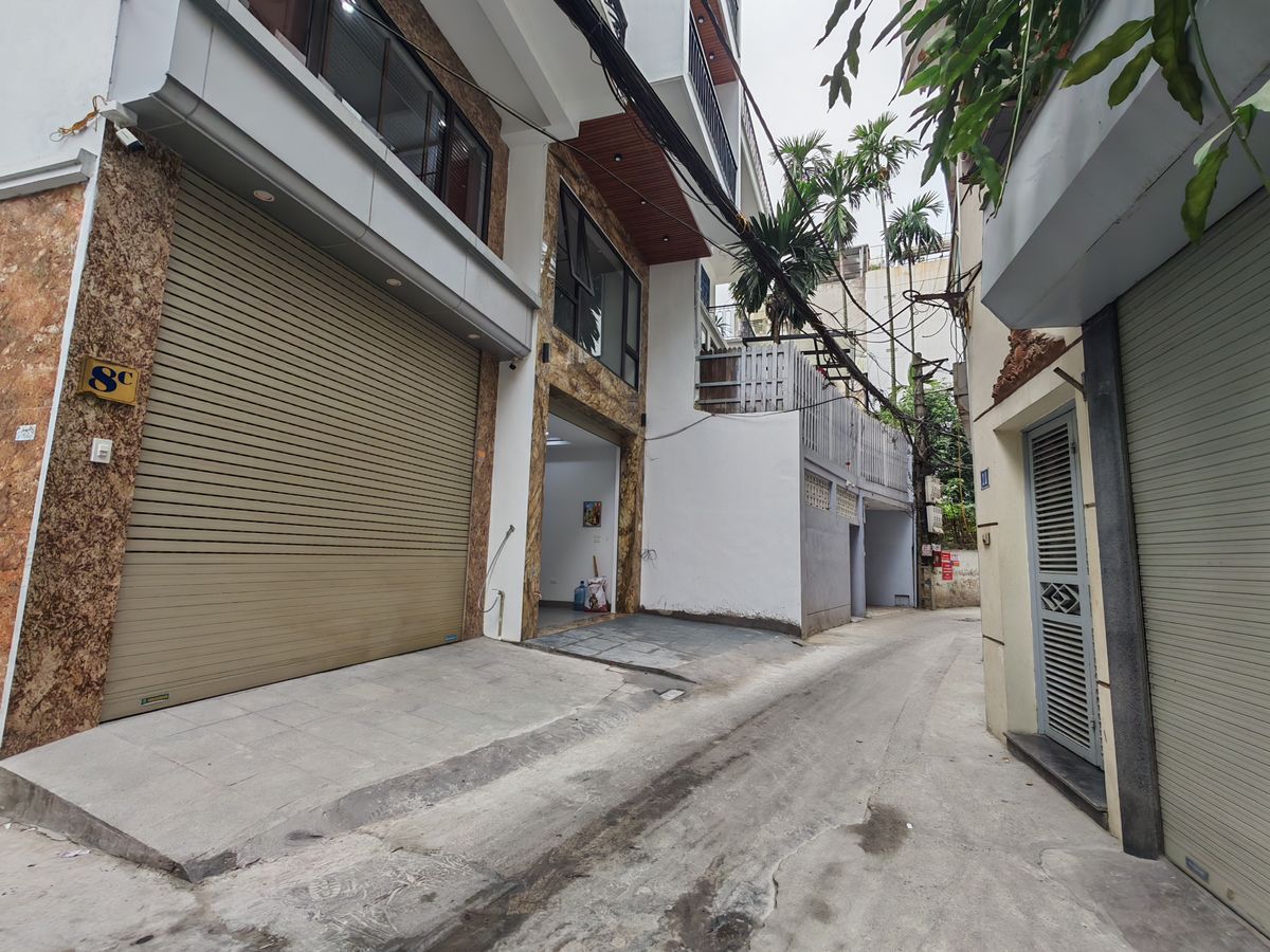 Phố cổ Bồ Đề, Long Biên  DT 54m² x 6 tầng  Gara oto, thang máy  Chỉ hơn 16 tỷ là nhận nhà