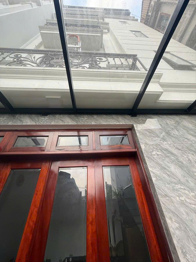 Thạch Bàn, Đồng Dinh  DT 31m2 x 5 tầng - MT 6m  20m ra mặt phố oto thông  Chỉ hơn 6 tỷ