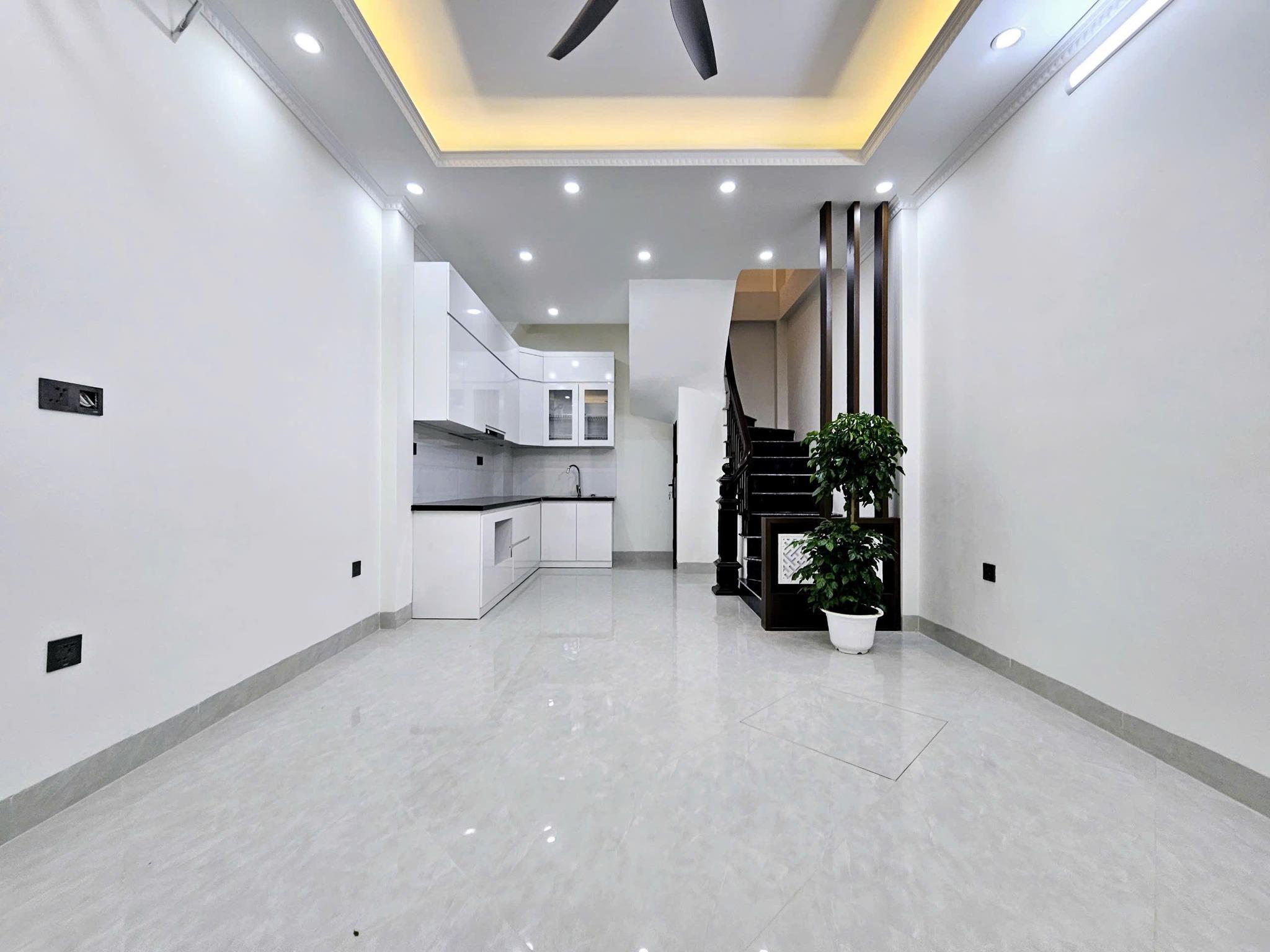 Nhà PHỐ VŨ XUÂN THIỀU – 3 BƯỚC RA HỆ THỐNG TRƯỜNG 1-2-3 & CHỢ - CHỈ HƠN 6 TỶ ????????