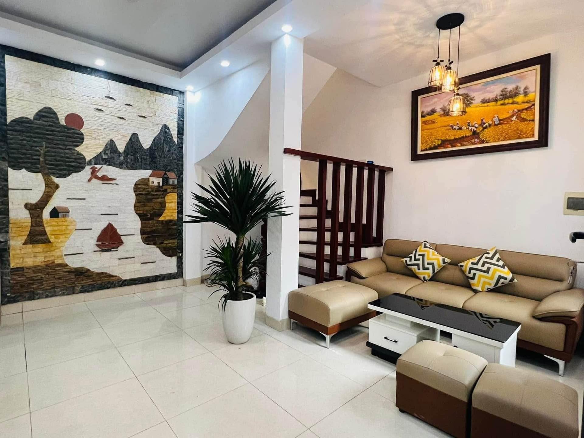 Cần BÁN GẤP NHÀ 5 TẦNG SÁT NGUYỄN VĂN LINH – 6 TỶ – GIÁ 