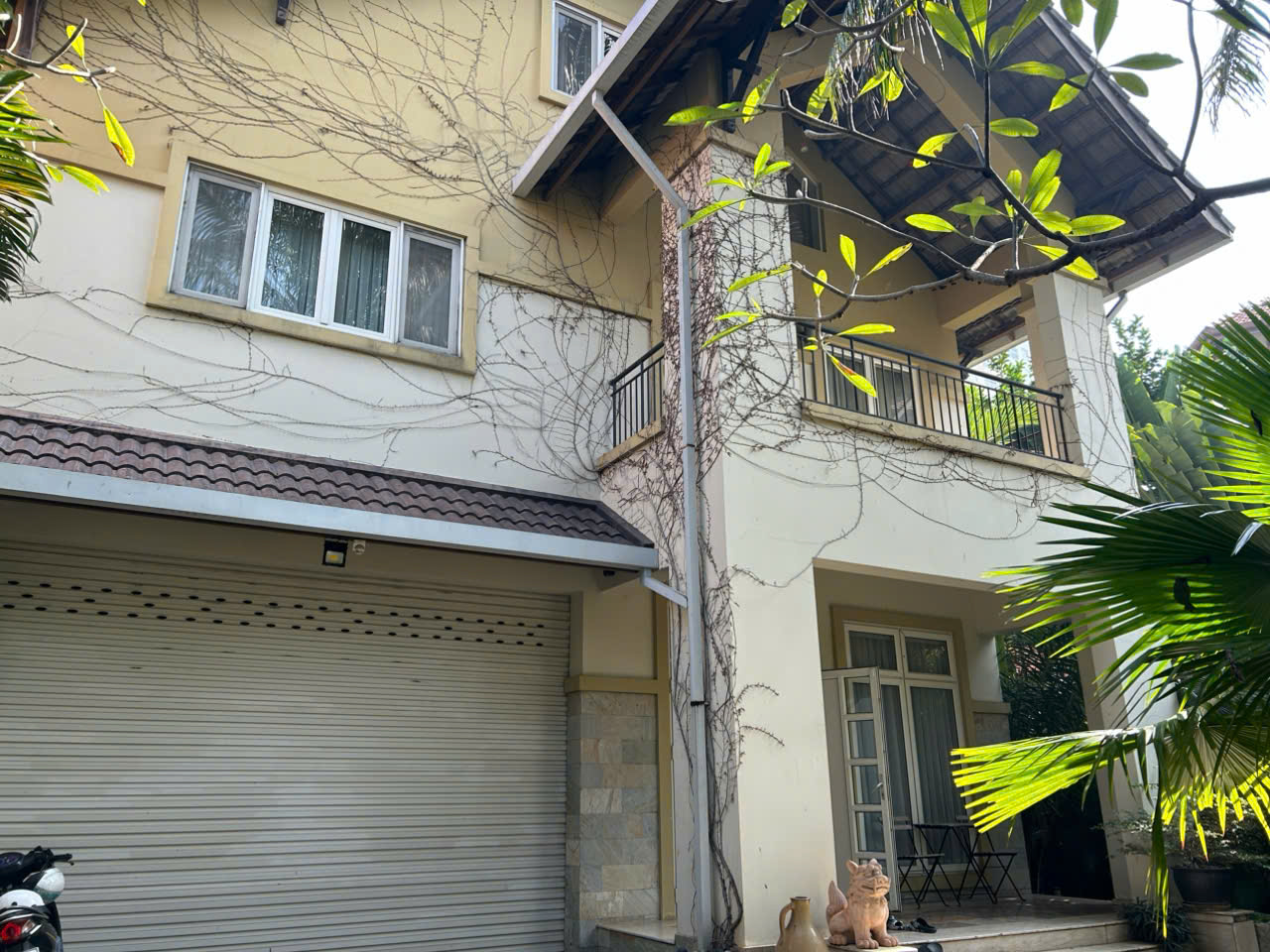Biệt thự 651m2 - 2 mặt tiền - Compound Nguyễn Văn Hưởng, Thảo Điền 1 - 3 tầng - 110 tỷ