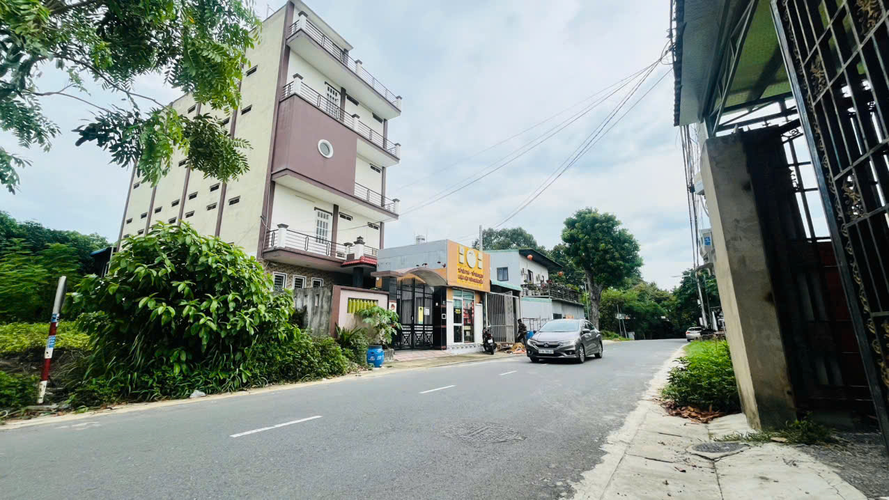 Bán nhà 4 Tầng 312m2 NGANG 10M,Dòng tiền ổn định,gần BVĐK Bình Dương