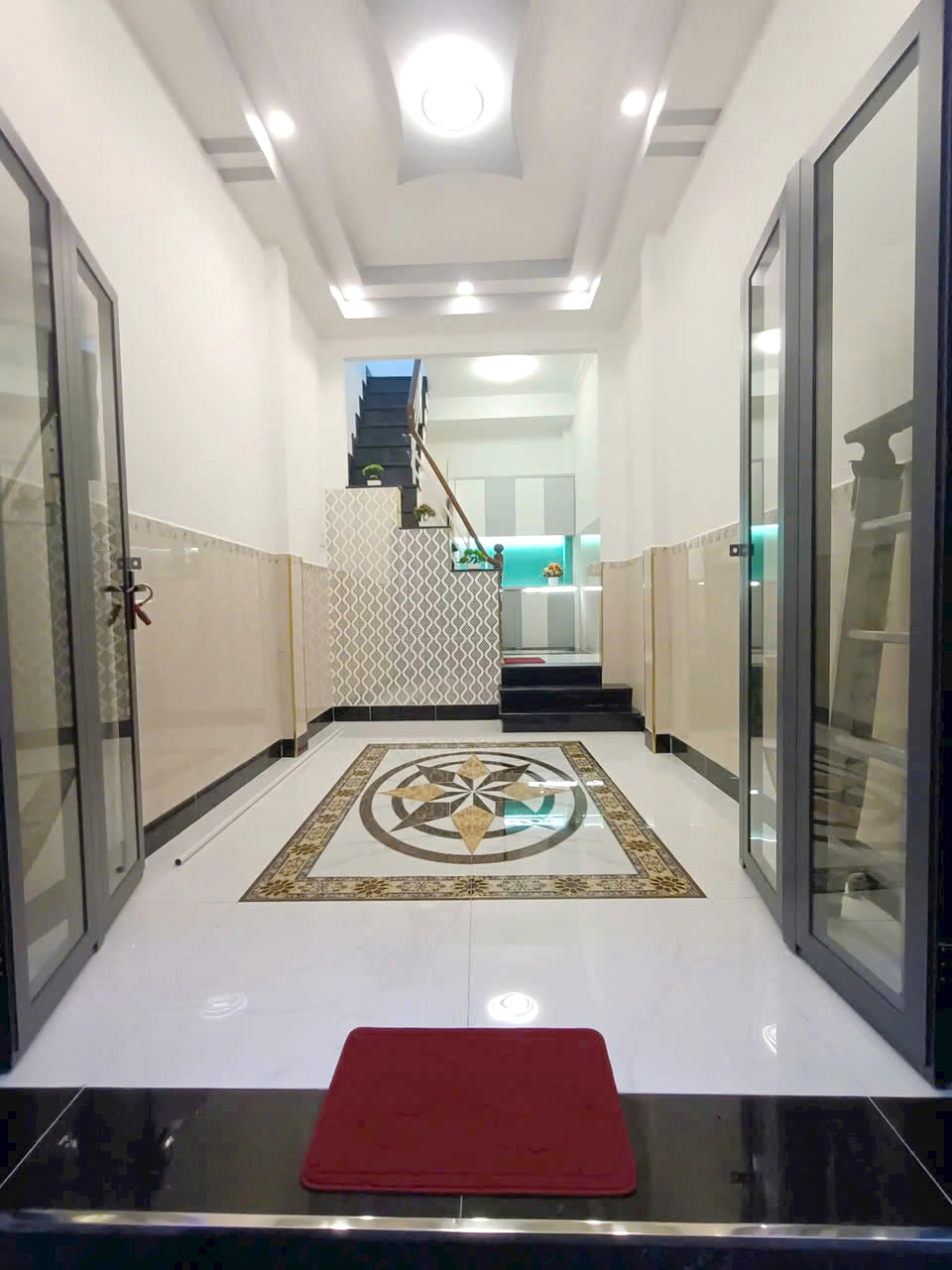 Bán liền kề tại trung tâm TX Sa Pa, cách Sun Palaza 900m sổ đỏ lâu dài giá 5,75 tỷ (cả đất + nhà)