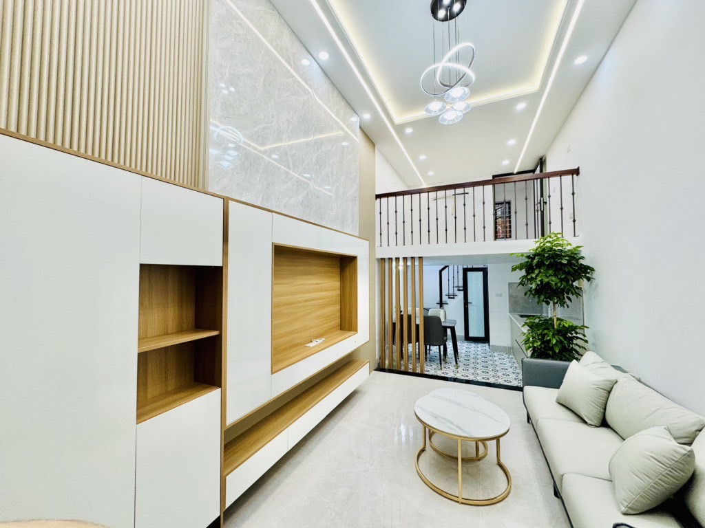 siêu phẩm Thịnh Hào 3, 4 tầng 4 ngủ, 2 thoáng, ngõ vàng, cục hiếm