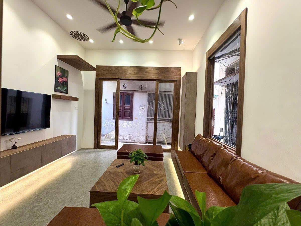 Đỉnh, siêu phẩm Láng Hạ, ngõ to, nông, kinh doanh dễ, 45m, giá 20 tỷ, nhà mới, 30m ra đường lớn.