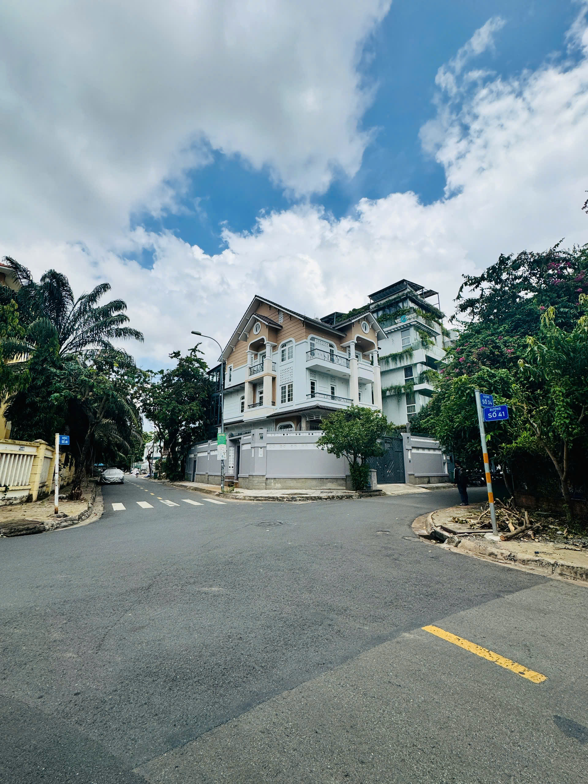 BÁN NHÀ TRẦN NÃO Q2 – BIỆT THỰ THIẾT KẾ HIỆN ĐẠI – TIỆN NGHI CAO CẤP