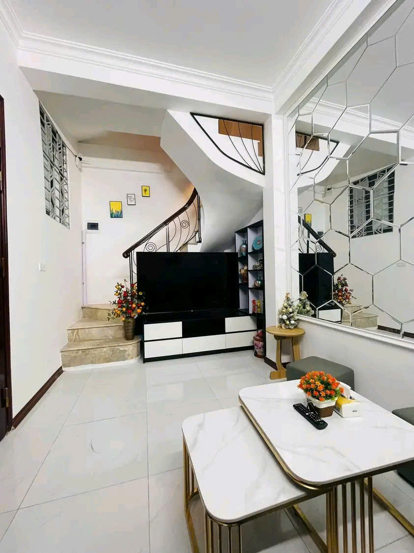 CƠ HỘI HIẾM SỞ HỮU CĂN NHÀ TRUNG TÂM QUẬN HOÀN KIẾM, VỊ CỰC HIẾM, 5 TẦNG. PHÙ HỢP HỘ GIA ĐÌNH TRẺ.