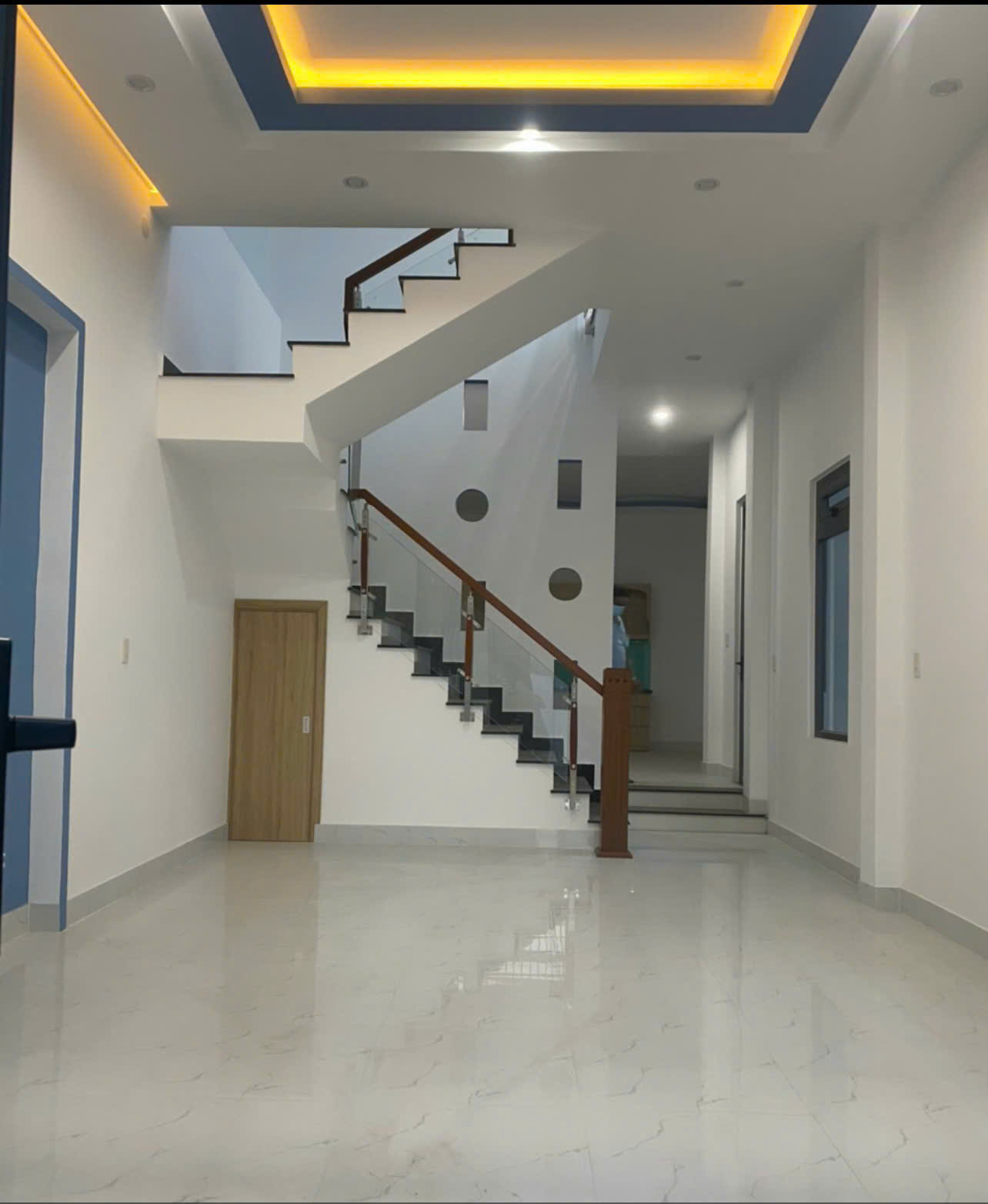 Bán Nhà Vĩnh Ngọc Nha Trang DT:87m2 ngang 5,3m
Giá chỉ 2,7tỉ bớt lộc cho khách thiện chí  mọi thông tin chi tiết vui lòng liên hệ e Ngọc