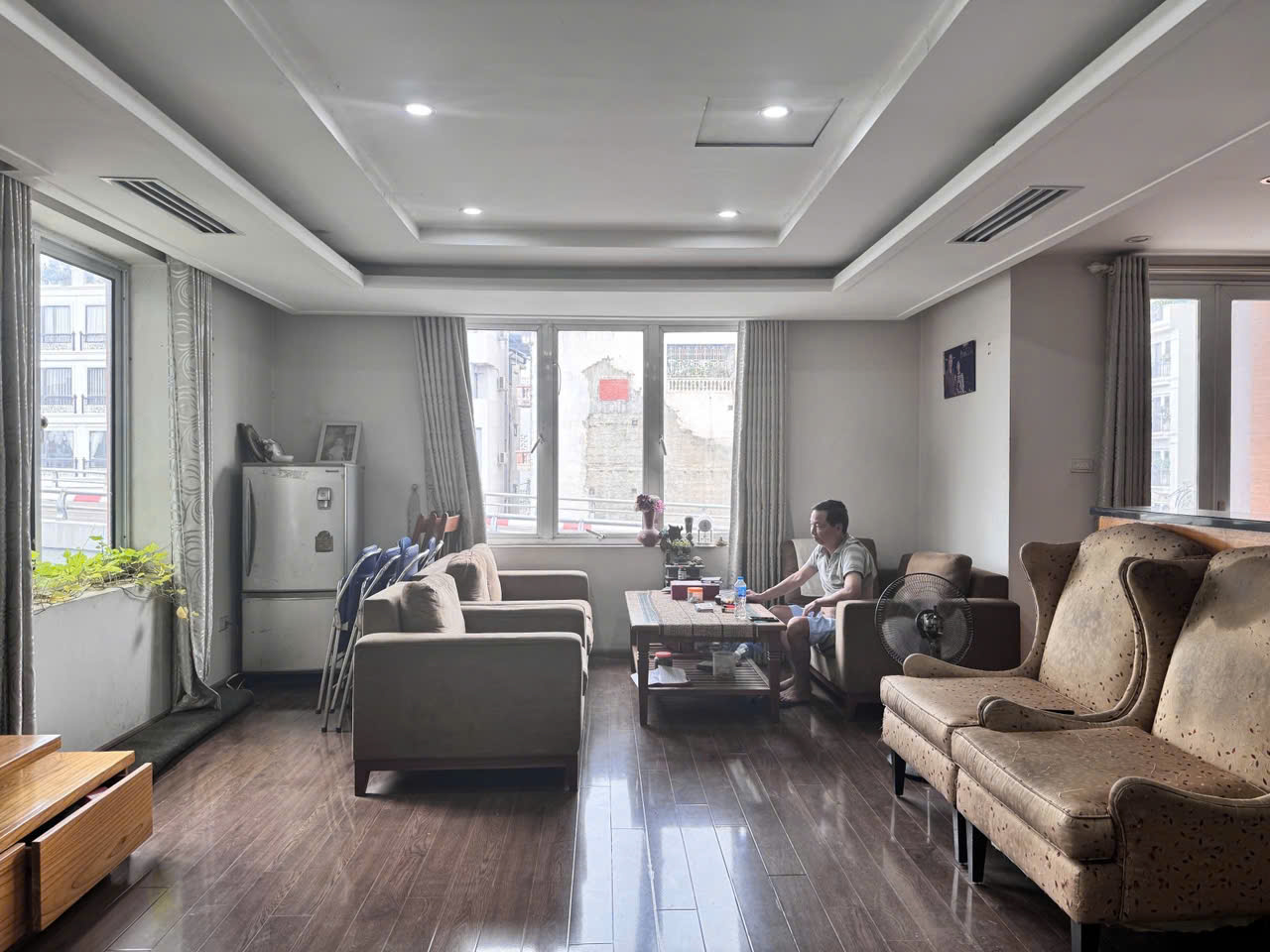 ????BÁN NHÀ MẶT PHỐ HỒNG TIẾN – ĐƯỜNG 40M – KINH DOANH SẦM UẤT – 6 TẦNG THANG MÁY????

???? Hồng Tiến 84/90m² – MT 7m – Giá 39 tỷ