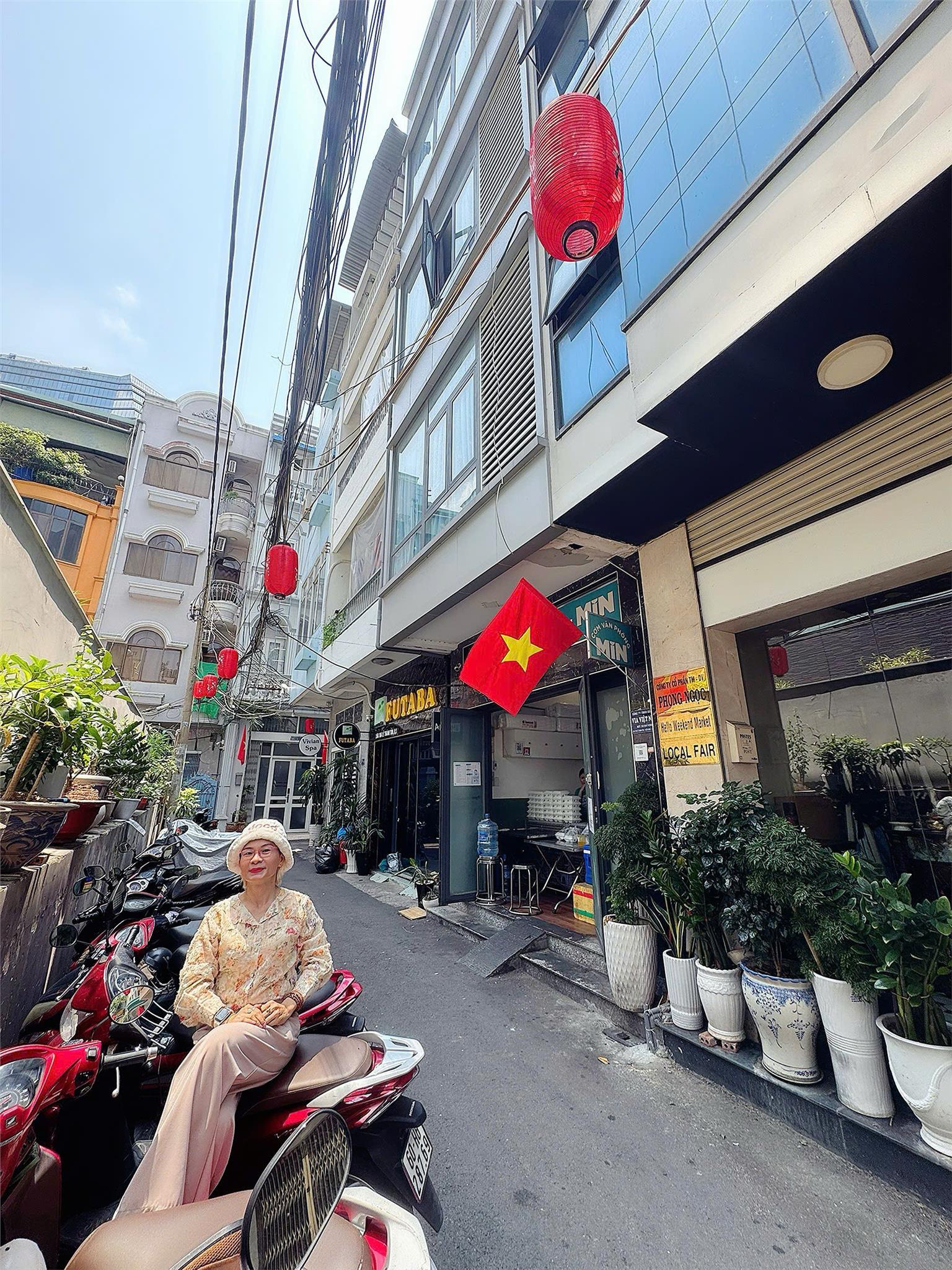 SẴN DÒNG TIỀN CHỦ TỰ KHAI THÁC - BÁN NHÀ 15B ĐƯỜNG LÊ THÁNH TÔN, QUẬN 1 -  NƠI KHAI THÁC DÒNG TIỀN SIÊU ĐỈNH