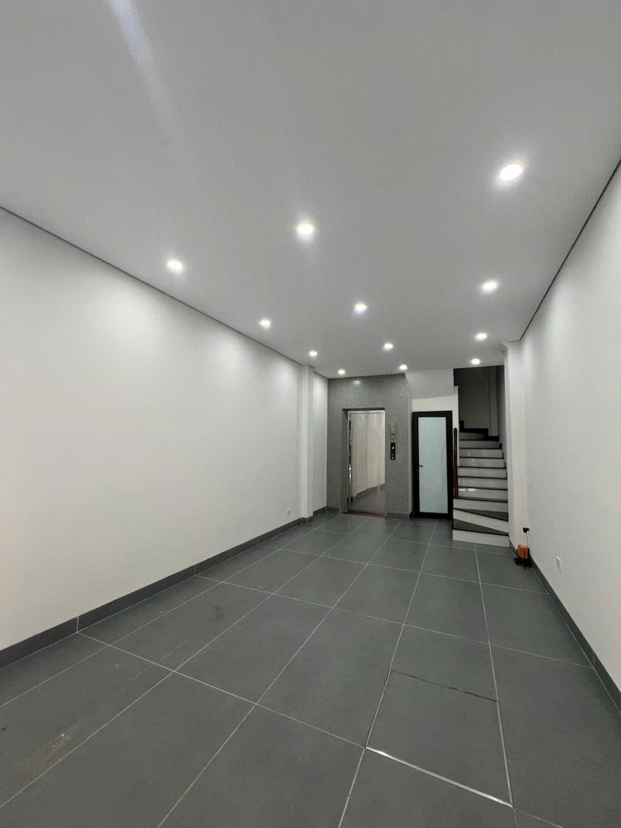 Bán nhà Thạch Bàn 39m 6 tầng thang máy 2 thoáng gara ô tô hơn 12 tỷ