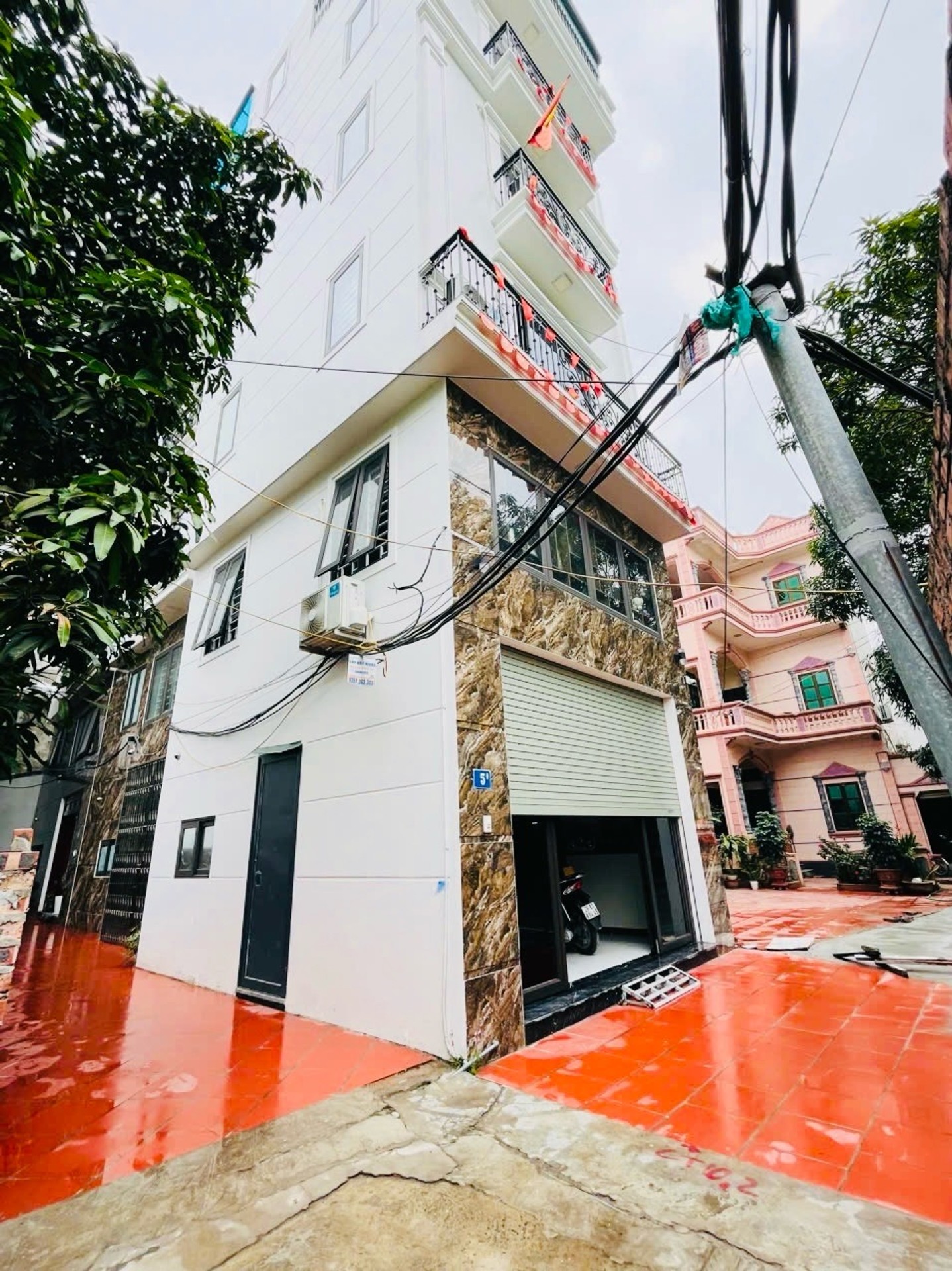 Phúc lợi long biên 8 tỷ 40m xây 6 tầng thang máy ô tô đỗ cửa