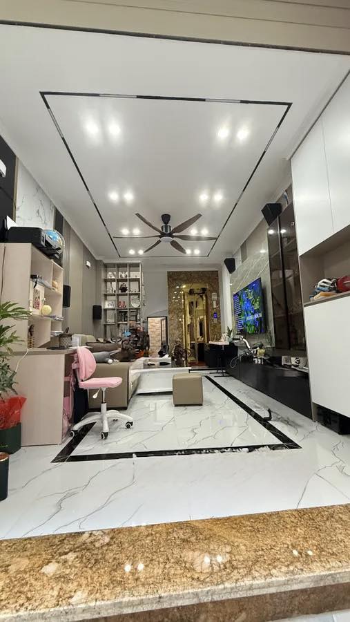 CHỈ VỚI 10.X TỶ, PHỐ HỒNG TIẾN 36M2 6T THANG MÁY FULL NỘI THẤT, Ô TÔ CẠNH NHÀ