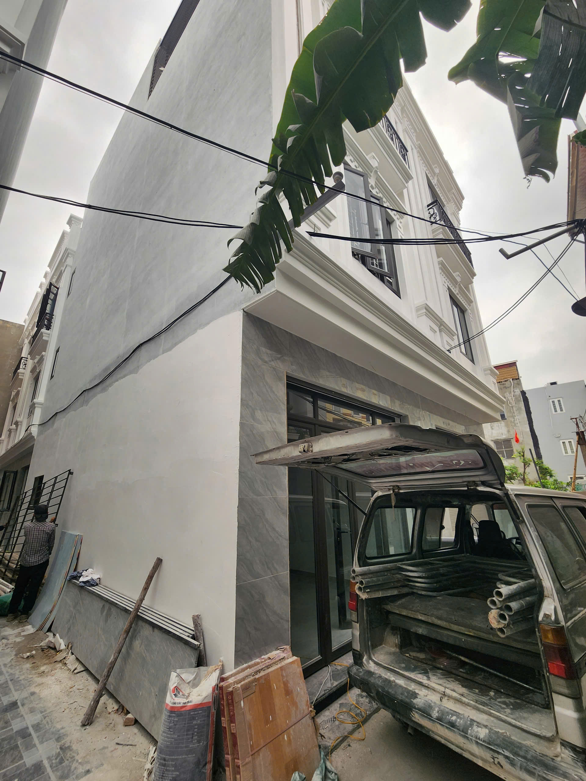 BÁN NHÀ 4 TẦNG CĂN GÓC PHƯƠNG LƯU – GẦN DIAMOND CROWN – GIÁ 3,299 TỶ