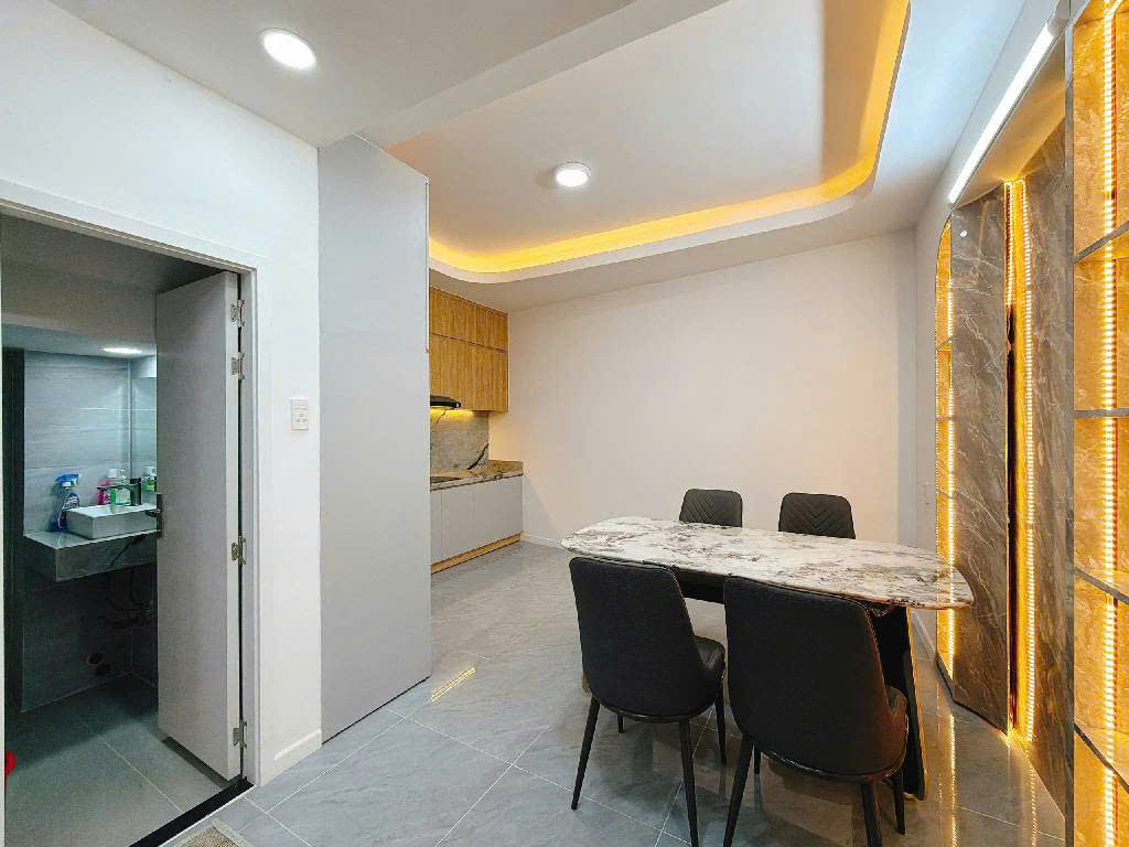 4 TÂNG - XE HƠI NGÚ TRONG NHÀ - KÊ BÊN PHÚ MỸ HƯNG - NHÀ MỚI VÀO Ở NGAY - Đ. NGUYỄN THỊ THẬP - F. TÂN THUẬN - QUẬN