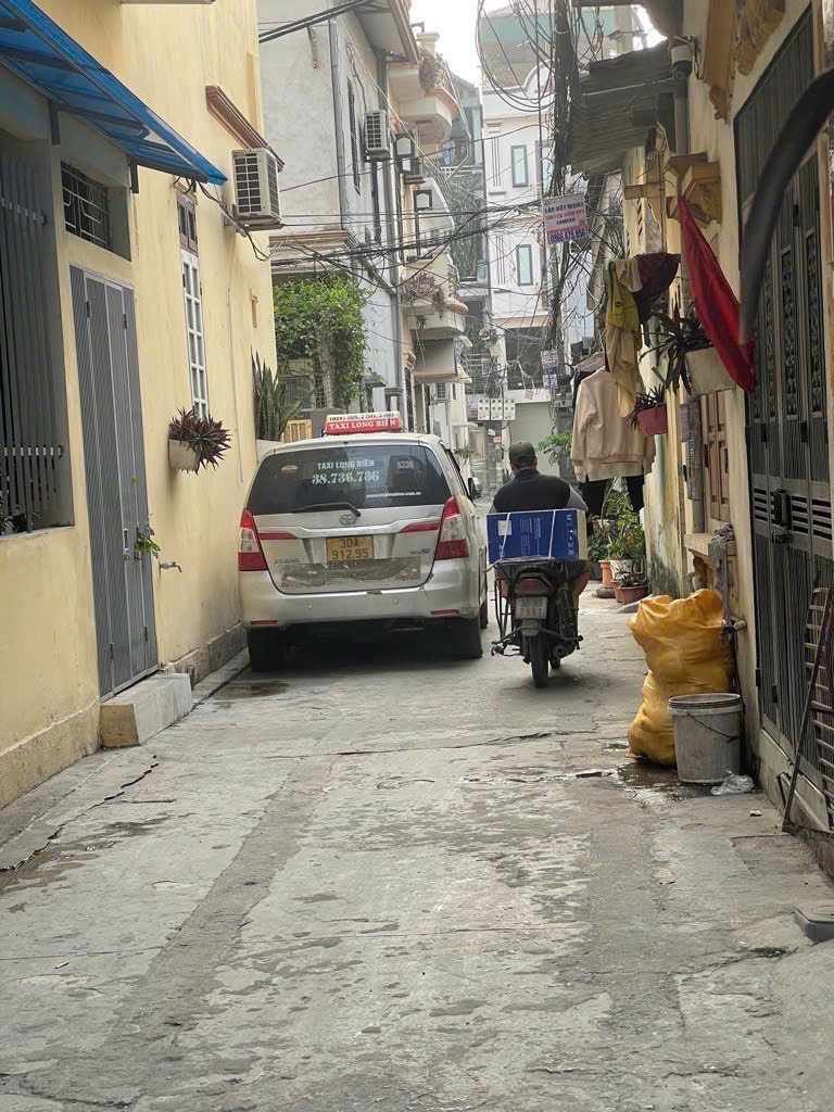NGÕ Ô TO THÔNG_VỊ TRÍ ĐẸP TRUNG TÂM ĐỨC GIANG_DÒNG TIỀN ỔN ĐỊNH 54 TRIỆU/NĂM PHÙ HỢP GIỮ TIỀN , XÂY Ở HOẶC XÂY BÁN