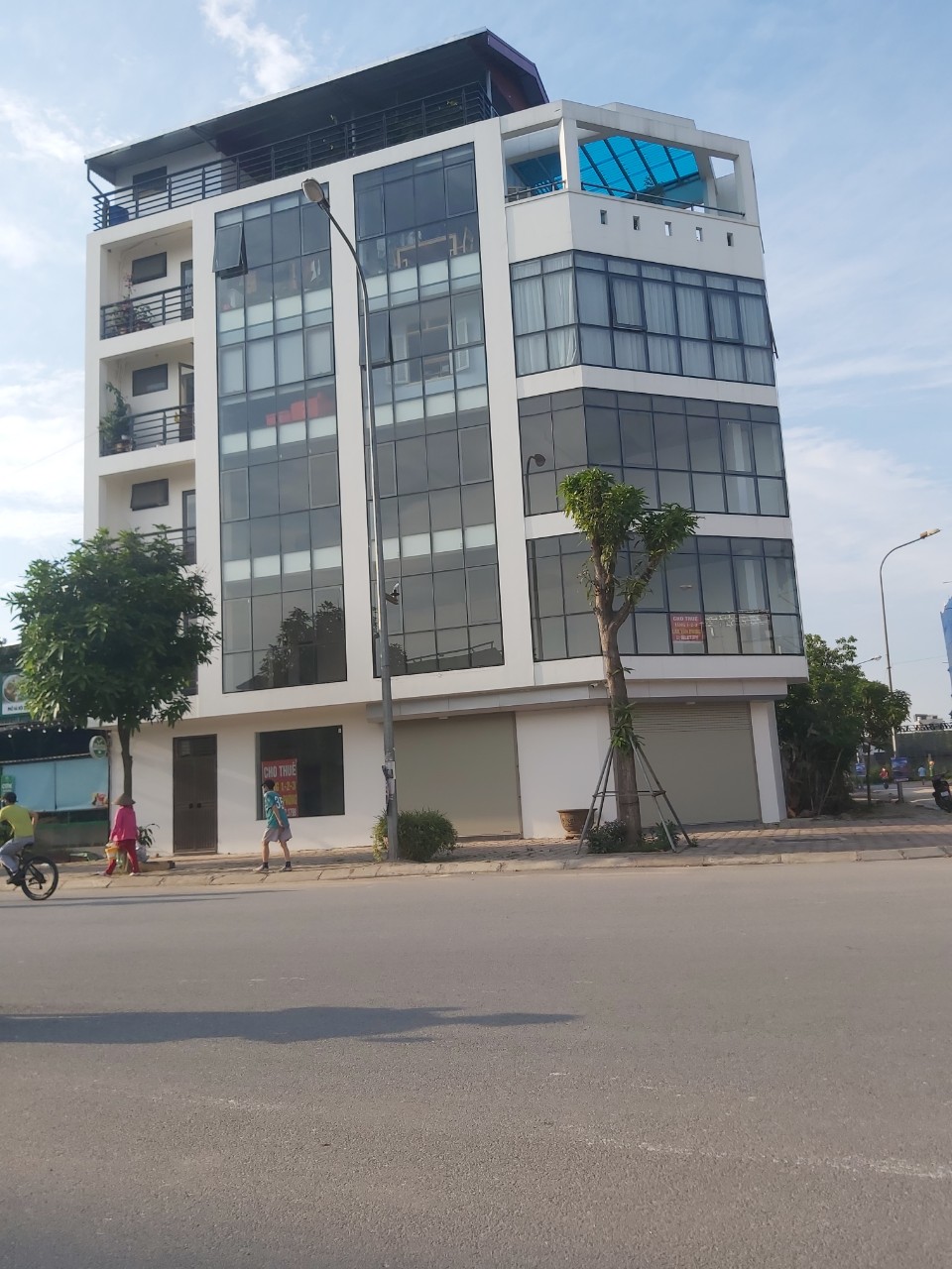 Cho thuê T O À  M.P Ngô Xuân Quảng.Gia Lâm, Hà Nội, 110m2x9T,  thang máy, tầng hầm, PCCC vị trí KD sầm uất