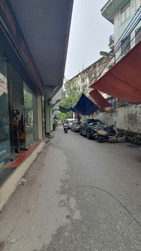 NHÀ ĐẸP Ở LUÔN - TRƯỚC NHÀ RỘNG 3M - NGÕ THÔNG CÓ THỂ KINH DOANH NHỎ - CÁCH Ô TÔ TRÁNH, DỪNG ĐỖ 30 BƯỚC CHÂN.