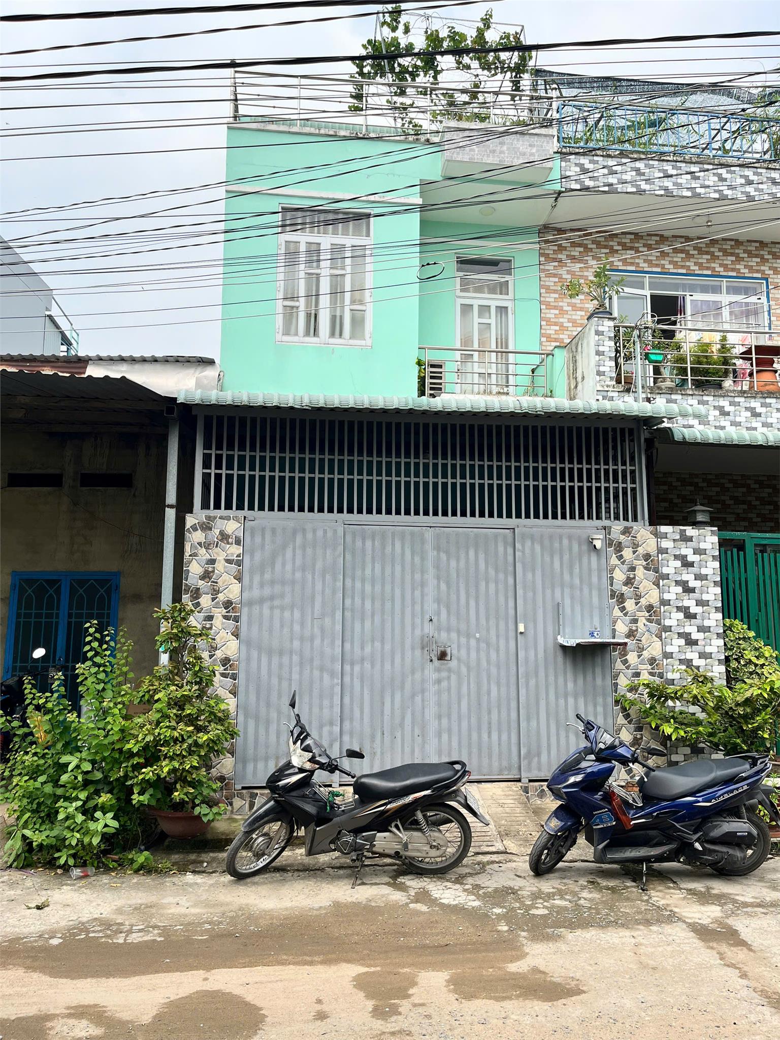 Nhà 1 trệt 2 lầu hẻm 8m Nguyễn Xiển, Long Thạnh Mỹ, 82m2 giá 5 tỷ nhỉnh