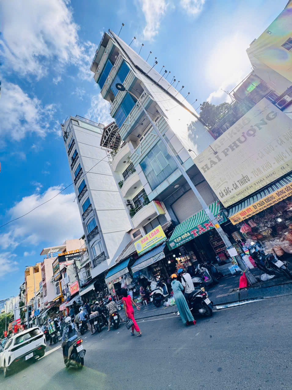 QUẬN 1: BÁN TÒA NHÀ 7 TẦNG MẶT TIỀN NGUYẾN THÁI HỌC, P.CẦU ÔNG LÃNH- DT ĐẸP 4M*20M VUÔNG VỨC- KHAI THÁC DÒNG TIỀN HƠN 1 TỶ/NĂM- CHÍNH CHỦ 0938676685 GIANG GIANG