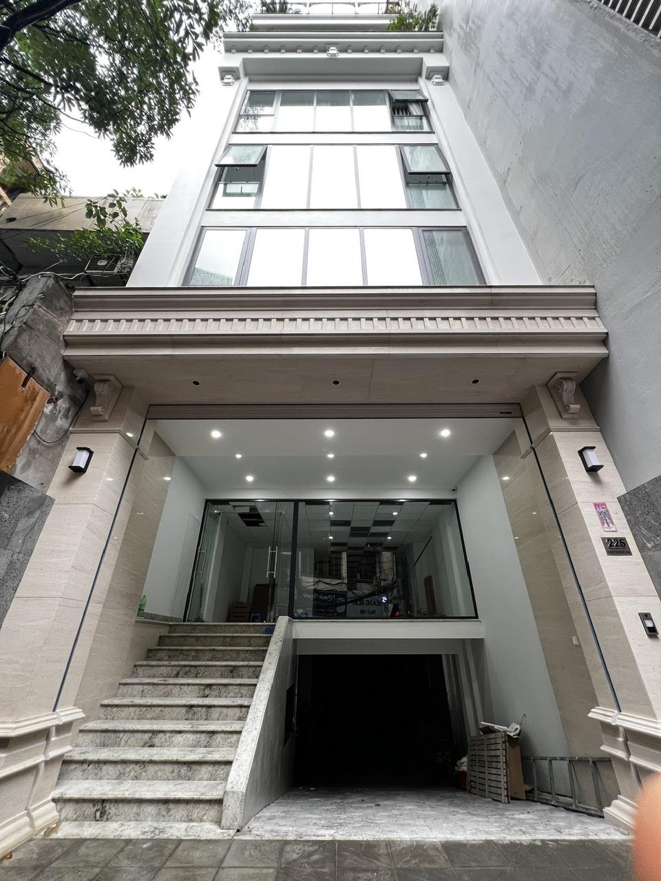 Cho thuê mặt bằng tầng 1-2-3 toà nhà mới xây - mặt sàn 130m2- Giá tôt