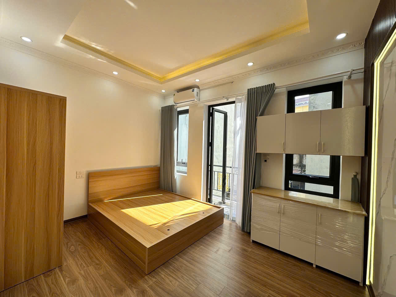 Cho thuê căn hộ CCMN khép kín ban công cực thoáng tại 203 Kim ngưu - HAI bà trưng