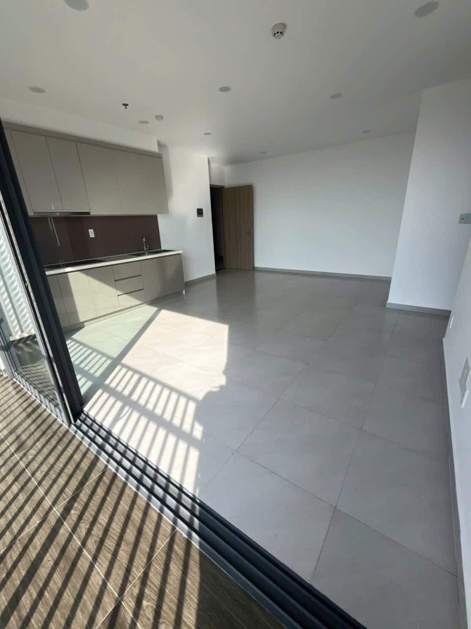 Căn góc 100m2 - Giá 4.95 tỷ trả chậm 24 tháng - 3PN3WC MT City Q9