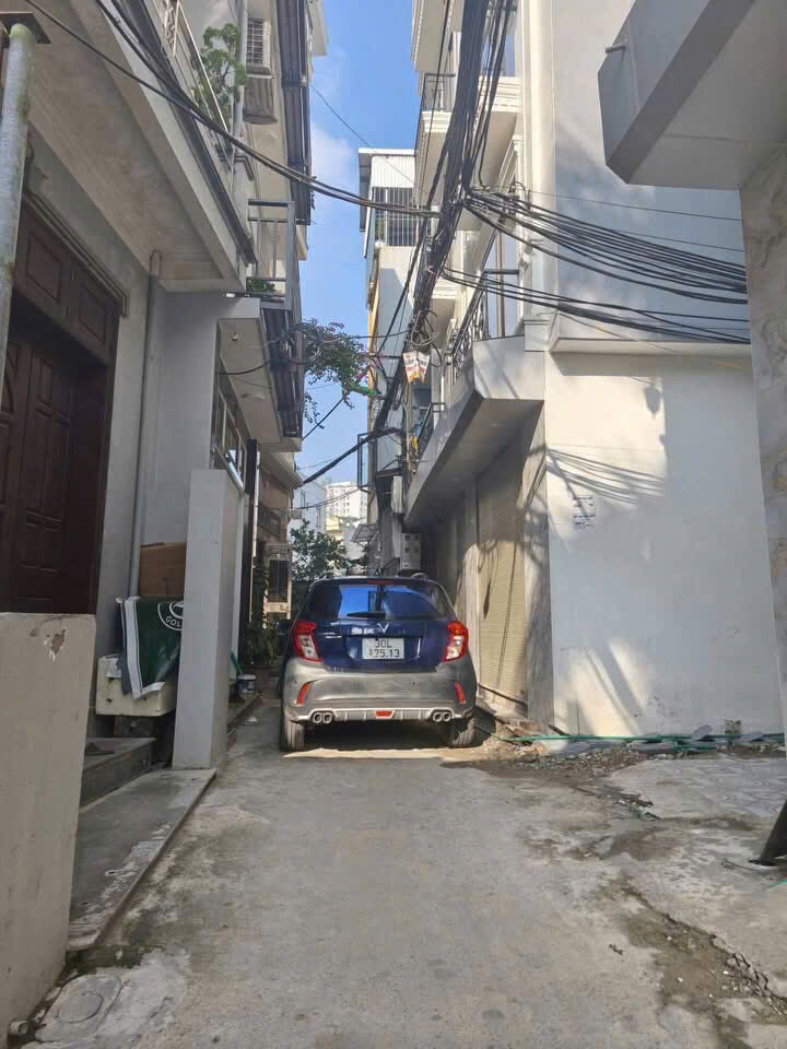 Phúc Lợi  DT 30m xây 5 tầng rộng rãi  Ô tô 4 chỗ qua nhà  Chỉ 5,X tỷ