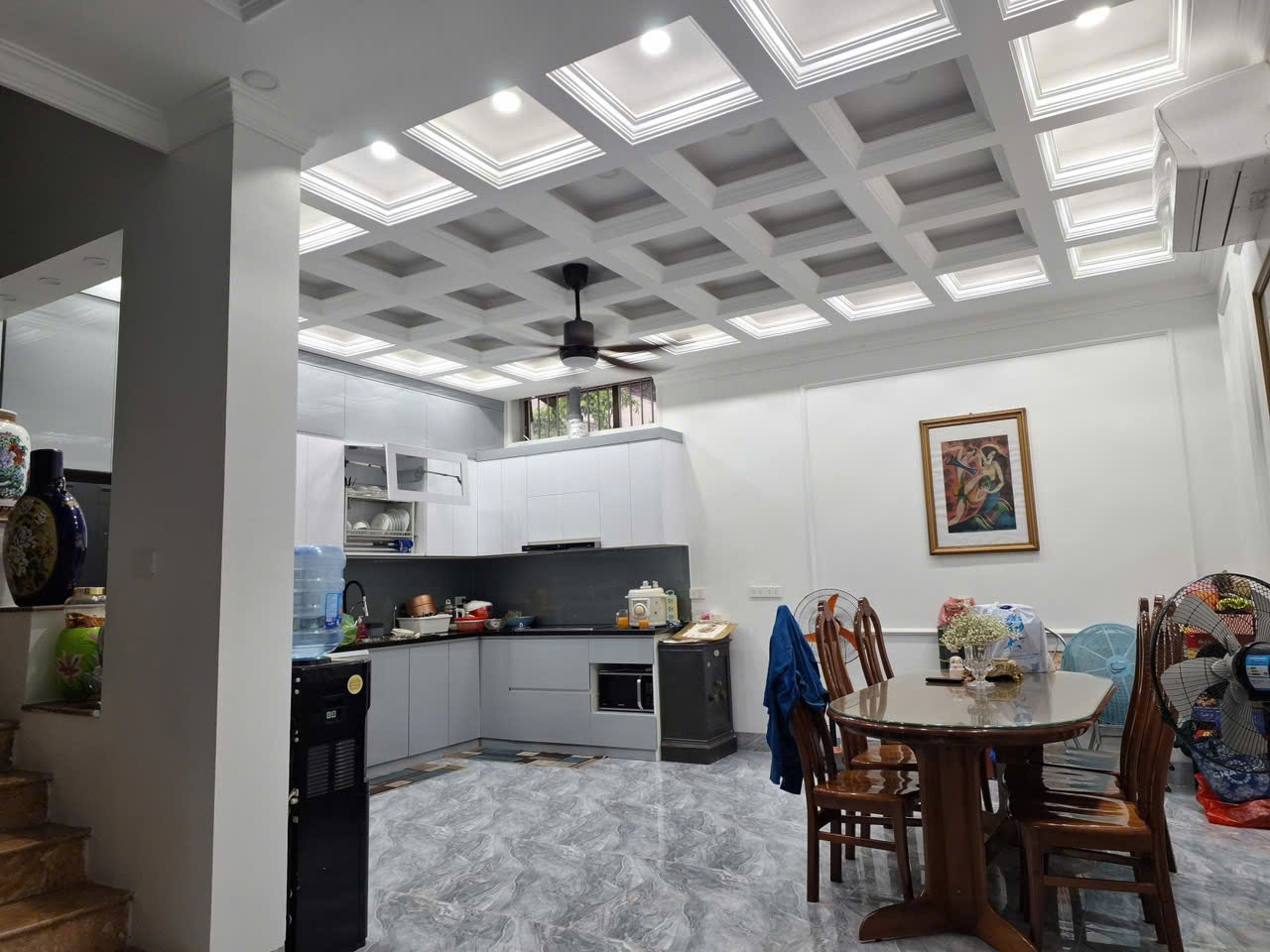 CẤP – VỊ TRÍ VÀNG – AN SINH ĐỈNH CAO
???? Ngô Gia Tự – Long Biên – Hà Nội
???? Chỉ 18.5 tỷ  Diện tích: 125m²  Mặt tiền: 7.4m  3 tầng

⸻