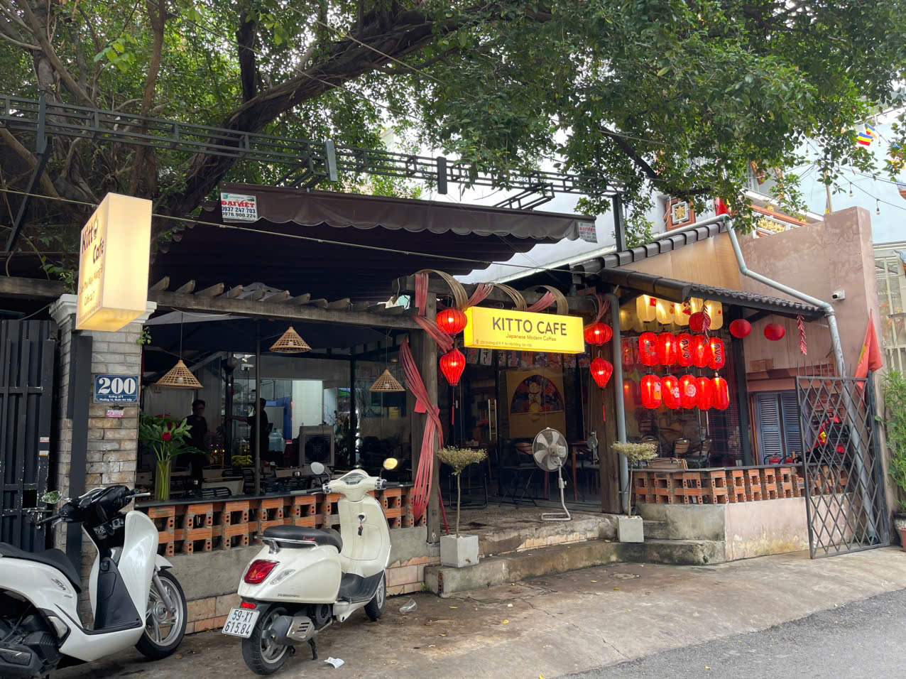 CHỐT NHANH QUÁN CAFE ĐẸP LẮM ! QUÁN  CAFFE VITAFE - MÁY LẠNH , Góc 2 MT MB Thuê chỉ : 12 tr ! DT : 10m x 16m, Tel : 0399211538 ( Chính chủ )