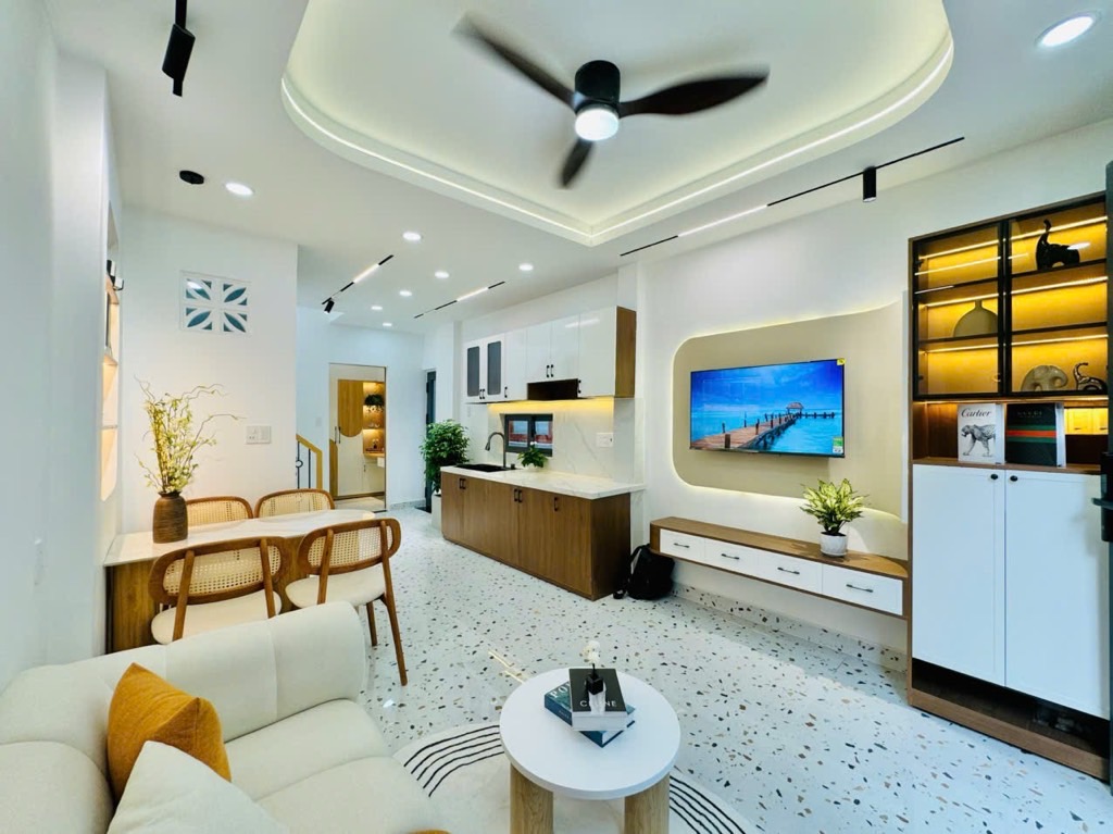 Nhà đẹp 2 mặt hẻm Bạch Đằng, Bình Thạnh 35m² x 2 tầng,  sổ vuông, nở hậu nhẹ, 4.85 tỷ