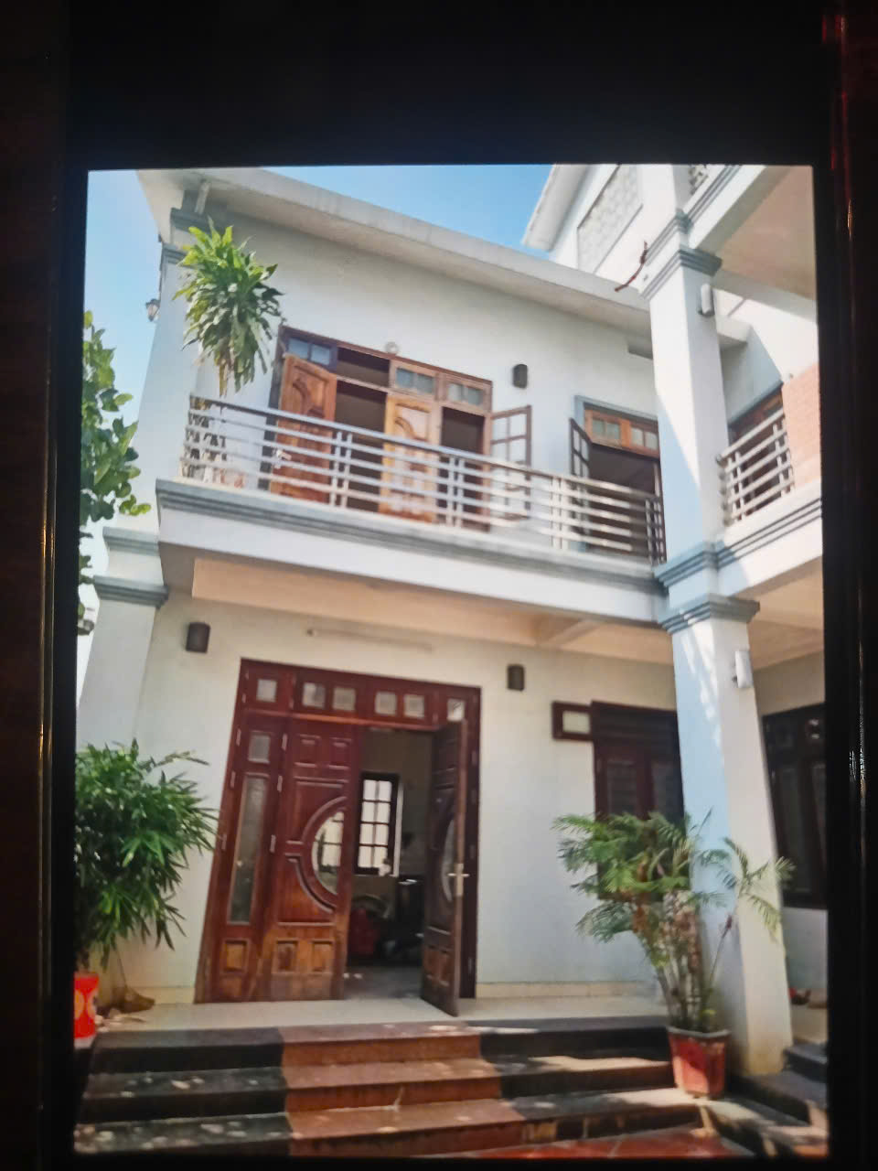 GIA ĐÌNH TÔI CÀN BÁN GẤP NHÀ 3 TẦNG  VỊ TRÍ ĐẸP GẦN CHỢ ĐẦU MỐI HOA QUẢ