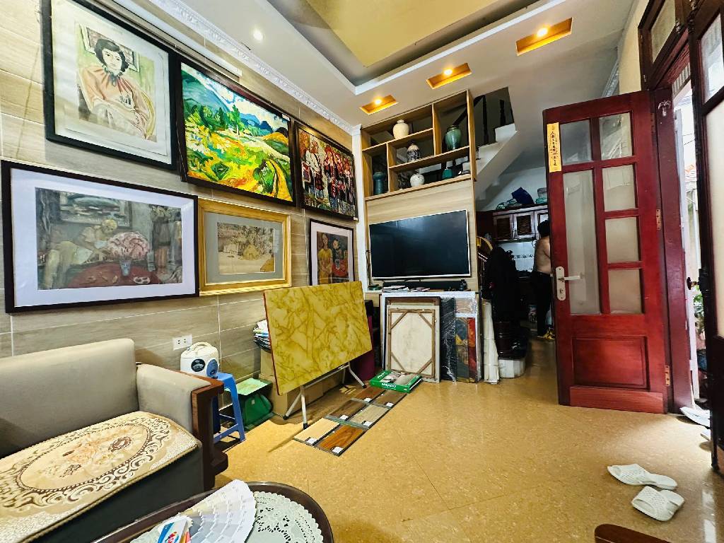 Đất quý, Tây Sơn 9 phòng phú quý, gần mặt phố, ở thảnh thơi