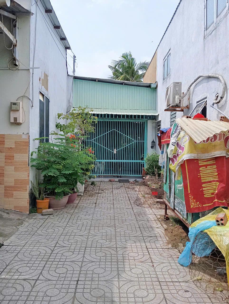 Nhà 1 xẹt Nguyễn Xiển, 107m2 giá 4.5 tỷ, ô tô đỗ cửa