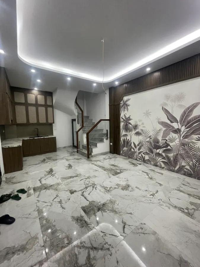 Chỉ 6.x Tỷ. Nhà Ngọc Thụy Long Biên, 6 Tầng, Ngõ Thông, Ô Tô Dừng Đỗ Cạnh Nhà