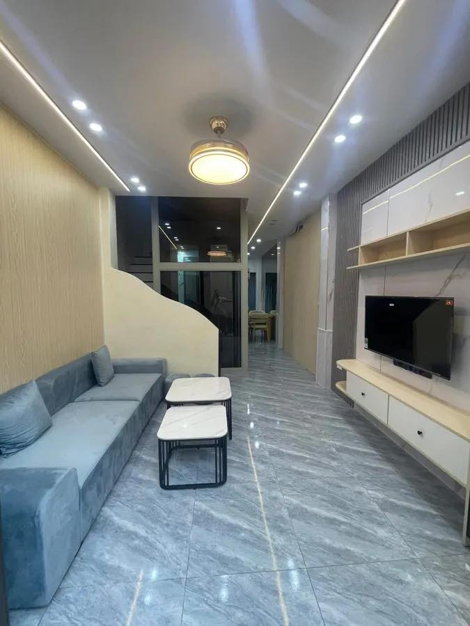 Bán Gấp Nhà Ngọc Thụy 45m2, 4T Thang Máy, Ô Tô Gần Nhà, Full Nội Thất - Chỉ 8.x Tỷ