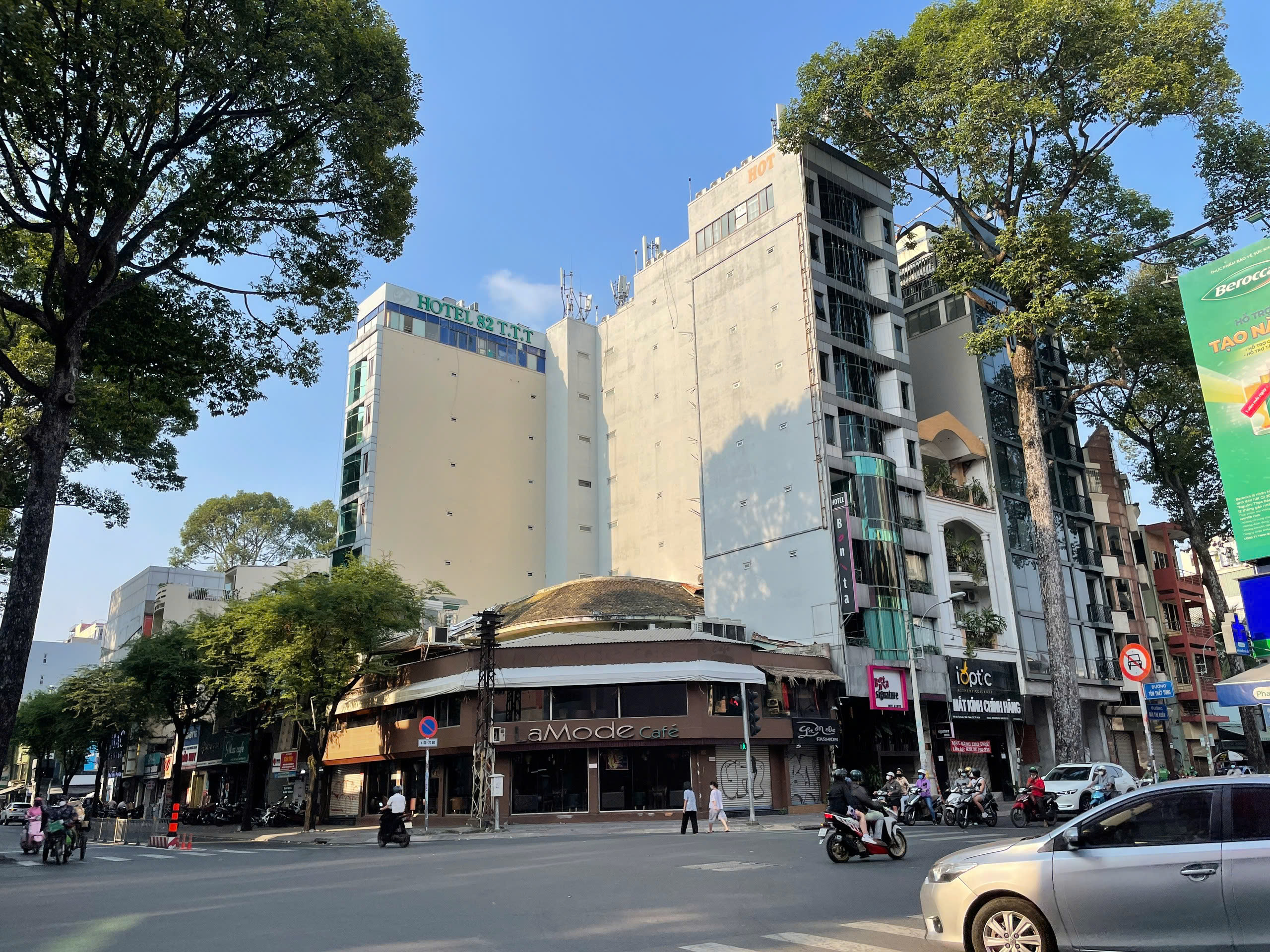 Bán nhà góc 2 mặt tiền 118 Bùi Thị Xuân hợp đồng thuê 4,5 tỷ/năm (còn trống 200m2)