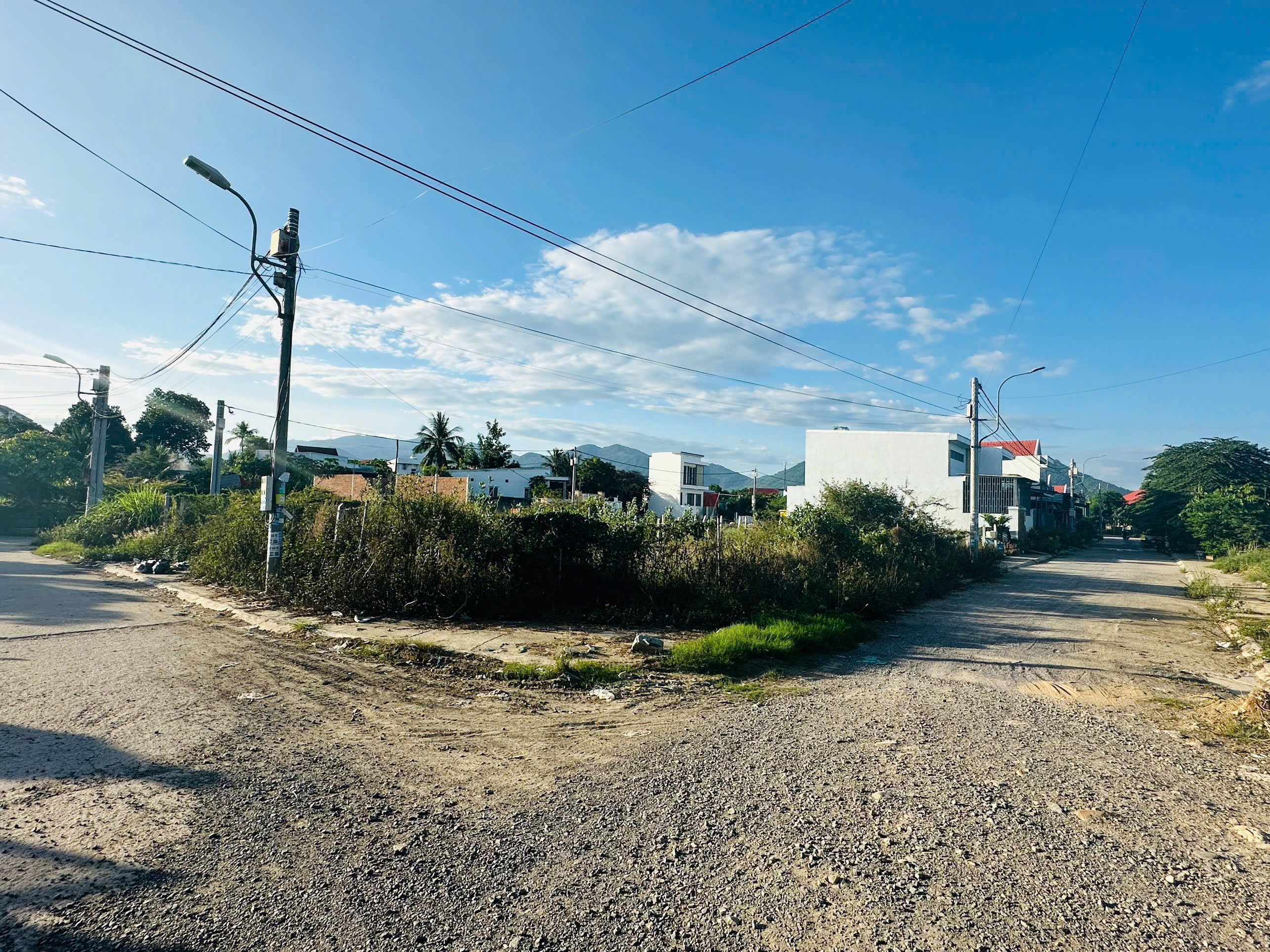 Cần bán lô đất Phú Lộc Đông 2 TTDK 
 Dt: 107,9m Giá : 1tỉ940 ( bớt lộc)