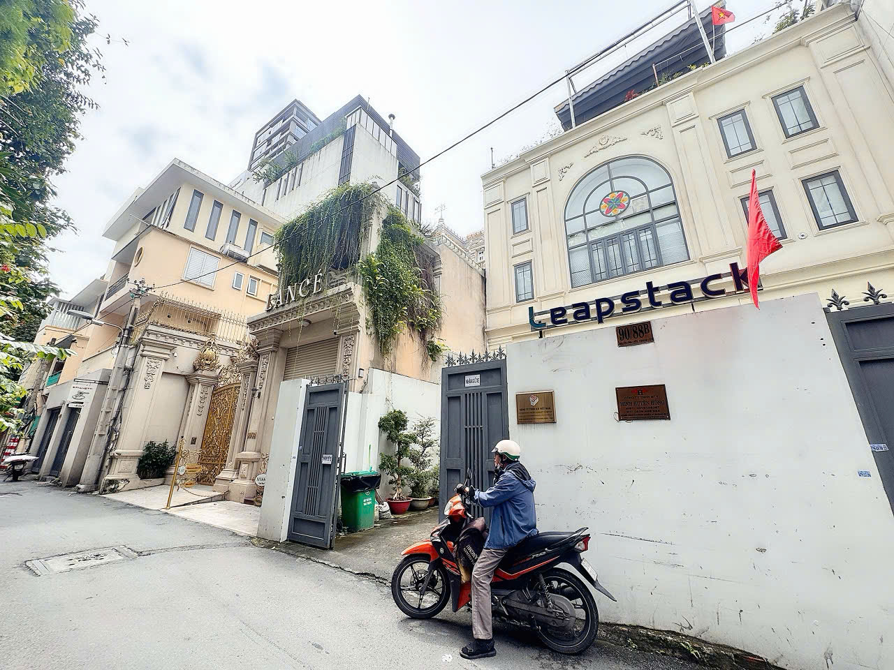 HIẾM BÁN NGANG 4M * 21M - MẶT ĐƯỜNG HXH NGUYỄN ĐÌNH CHIỂU, Q3 - XUNG QUANH LÀ BIỆT THỰ DÁT VÀNG & TRÍ THỨC CAO* LIÊN HỆ GIANG GIANG: 093.86.76.685