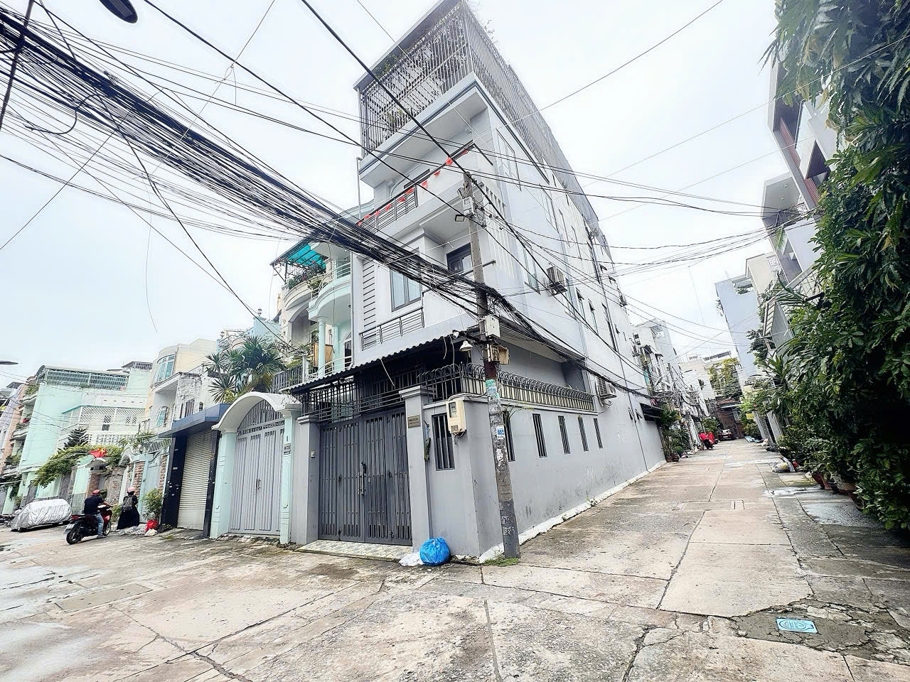 BÁN NHÀ 5 TẦNG - MẶT TIỀN HXH Đ.CÁCH MẠNG THÁNG 8, QUẬN 3 - NGANG HIẾM 5,5M*19M* LIÊN HỆ GIANG GIANG: 093.86.76.685