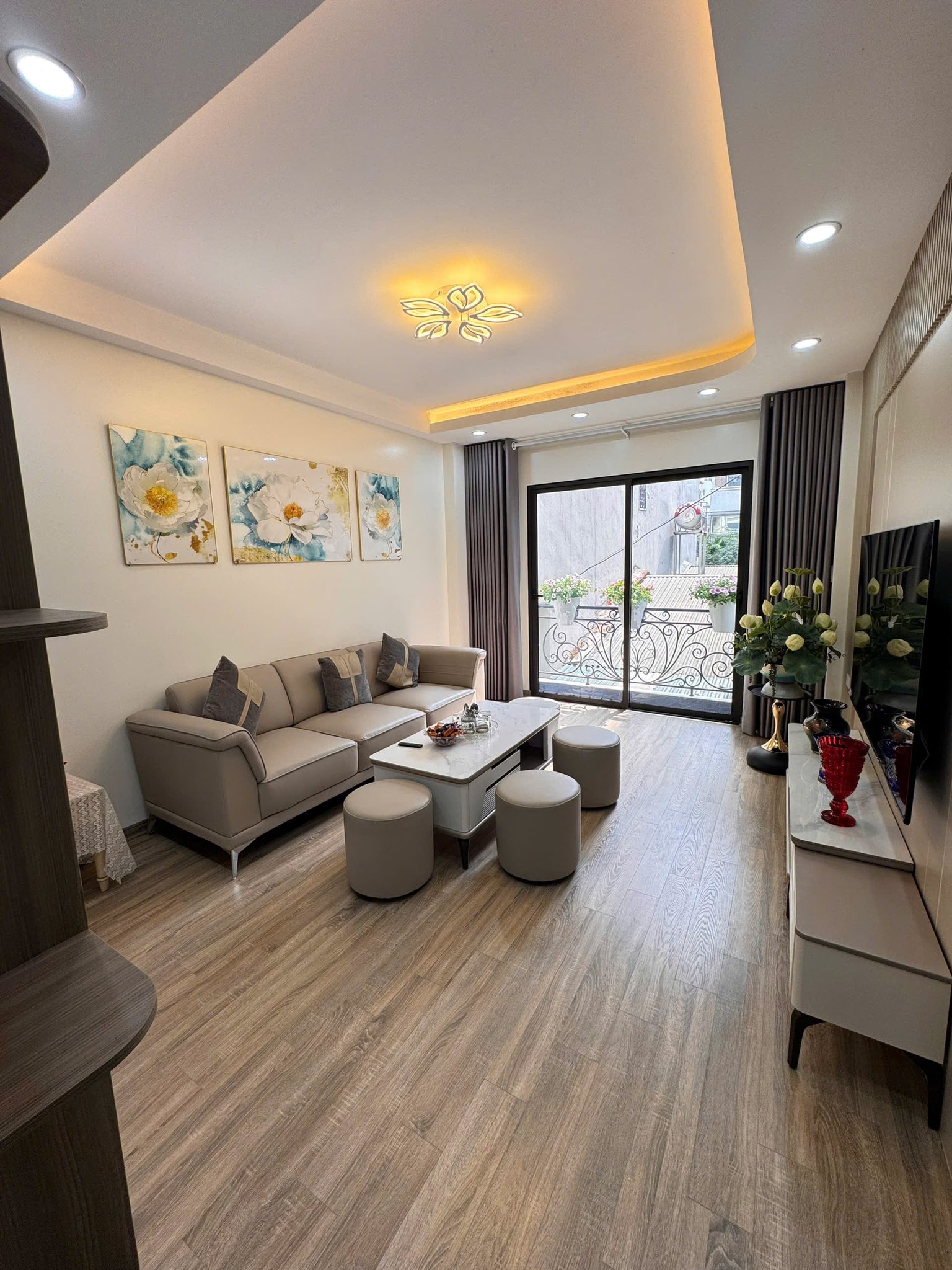 ĐANG TÌM NHÀ 5 PHÒNG NGỦ TRUNG TÂM BỒ ĐỀ, 1X TỶ. BẠN ĐỪNG BỎ QUA CĂN NHÀ NÀY