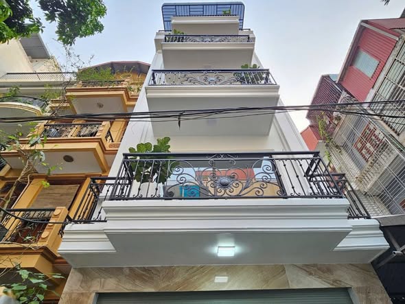 BÁN GẤP NHÀ PHỐ NGỌC LÂM, LONG BIÊN 80M2, 6T 7 CHỖ VÀO NHÀ, FULL NỘI THẤT - 19.X TỶ