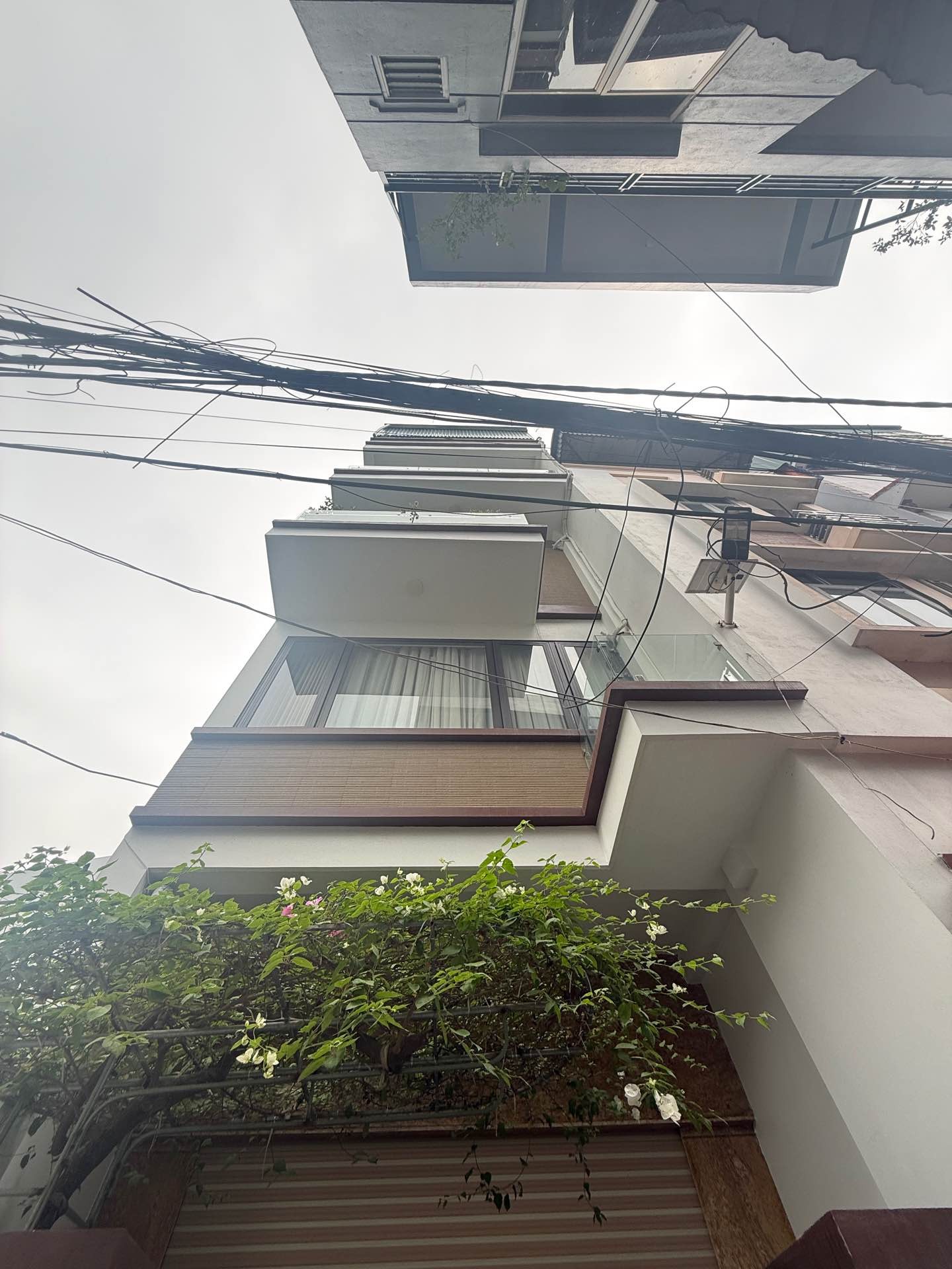 Nhà thật - Phố trạm, Long Biên  6.3 tỷ 30M - Nhà mới sổ đỏ
