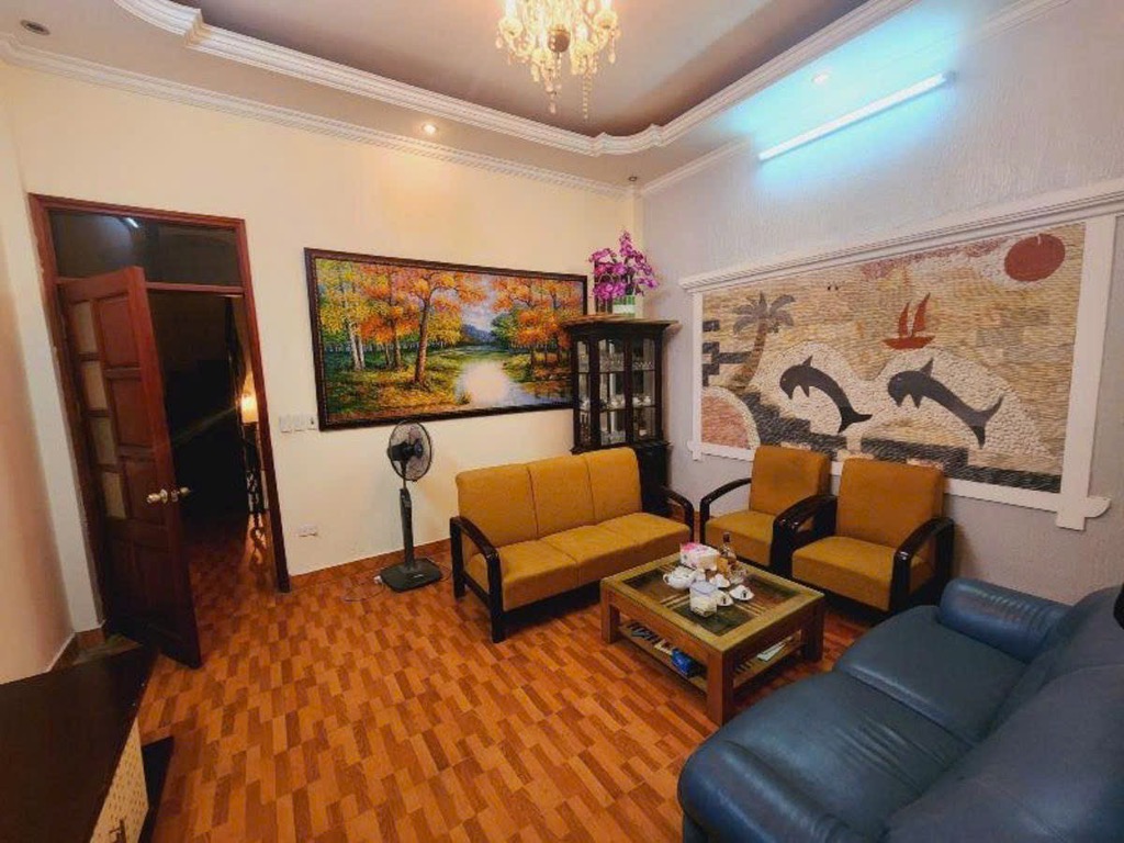 Chùa Láng 50m siêu hiếm, ô tô vào nhà, kinh doanh, 2 thoáng