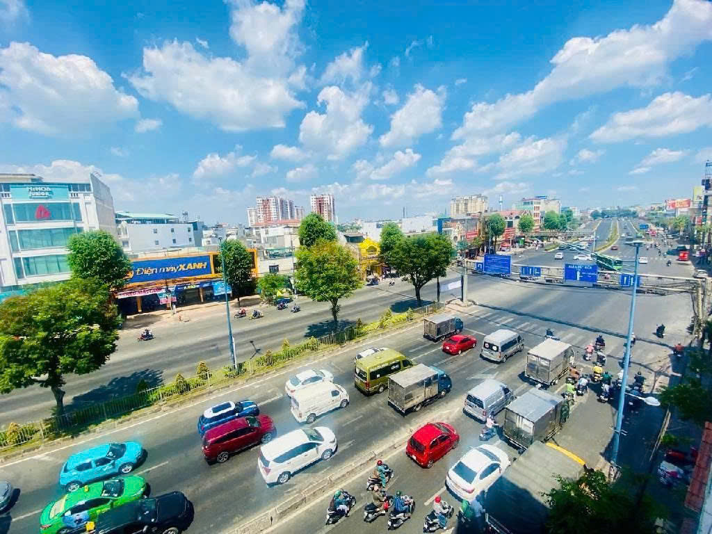 Nhà MTKD Trường Chinh, Q12: 4x14, 4 Tầng, 5PN, Kinh Doanh Sầm Uất - Nhỉnh 13 tỷ