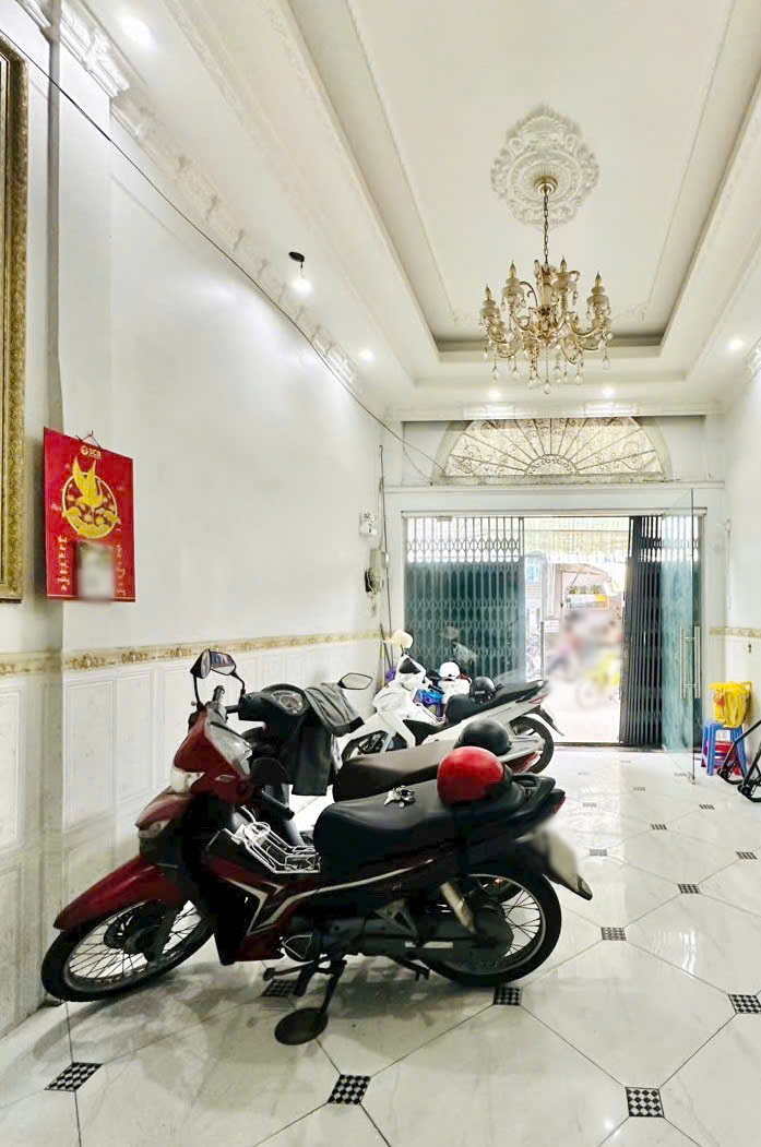 Nhà 5 tầng (60m2) ngay chợ Rạch Ông Nguyễn Thị Tần P2 Q8