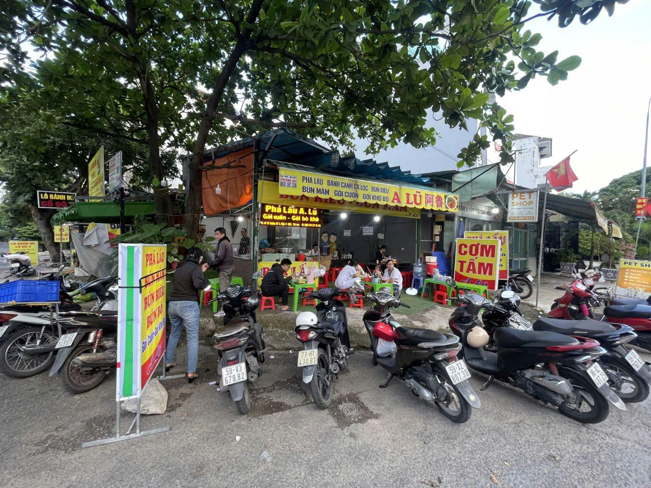 Quận Thủ Đức , Nhanh Còn ! Sang Quán Phá Lấu – Bún Bò – Bún Riêu , Lượng Khách Đông, Tel : 0933580570 ( chính chủ )