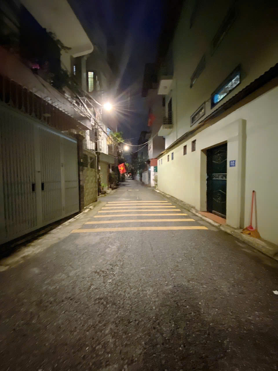 SIÊU HIẾM – BÁN ĐẤT TẶNG NHÀ – KHU CÁN BỘ HÀNG KHÔNG NGUYỄN SƠN ????

???? 93m², mặt tiền7m,2 mặt thoáng, ngõ ô tô tránh – vào nhà, khu bàn cờ cực hiếm.