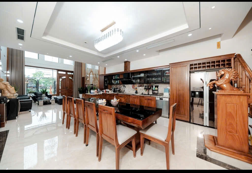 SIÊU PHẨM VIEW HỒ – DUY NHẤT TRUNG TÂM BỒ ĐỀ – MẶT TIỀN KHỦNG – GARA – THANG MÁY – GẦN CẦU TRẦN HƯNG ĐẠO -DT100M-MT5,8M-GIA HON 35TY